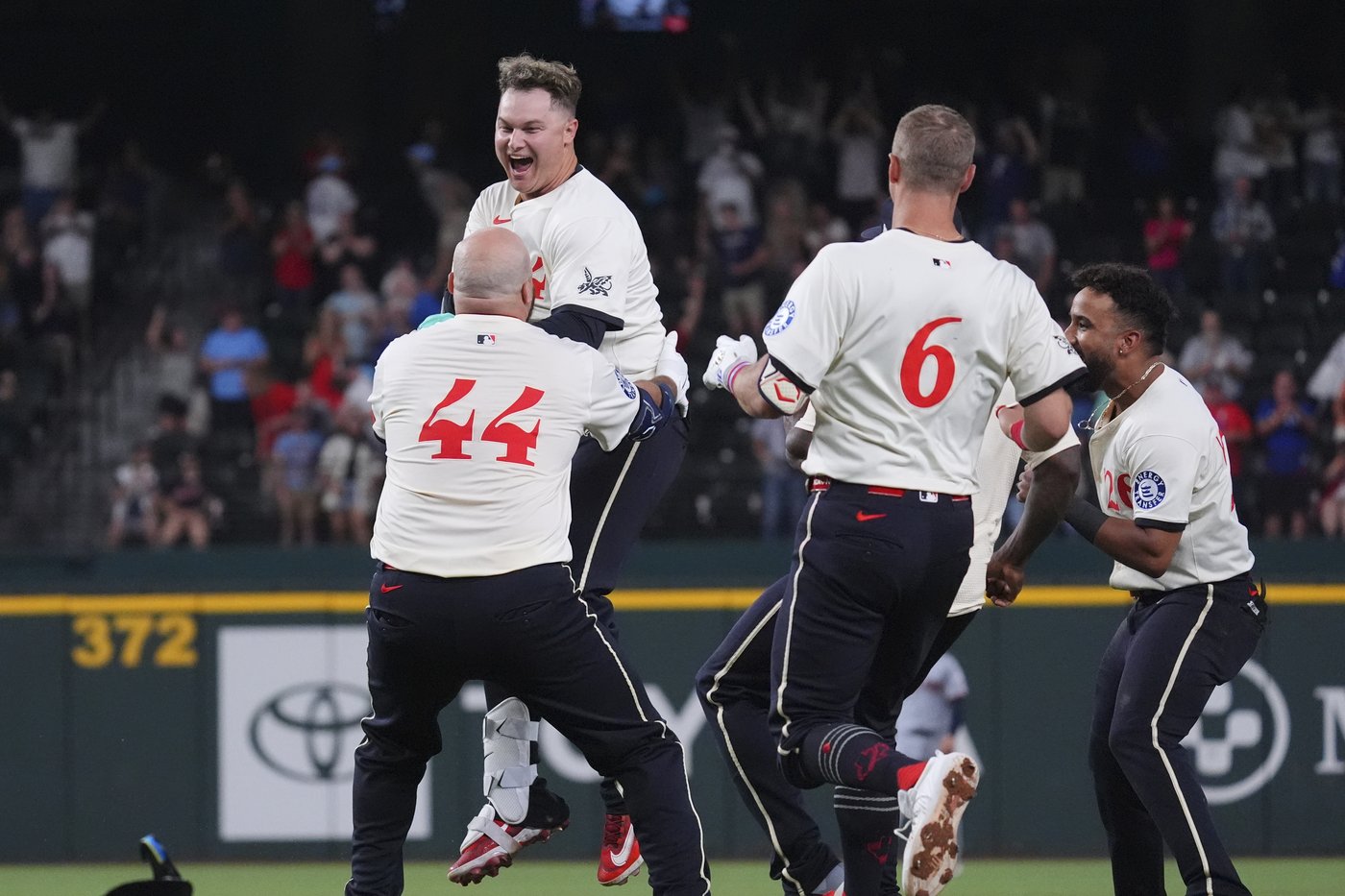 Pederson hits walk-off, Langford homers, scores tying run in 4-3 Rangers win over Guardians | iNFOnews.ca