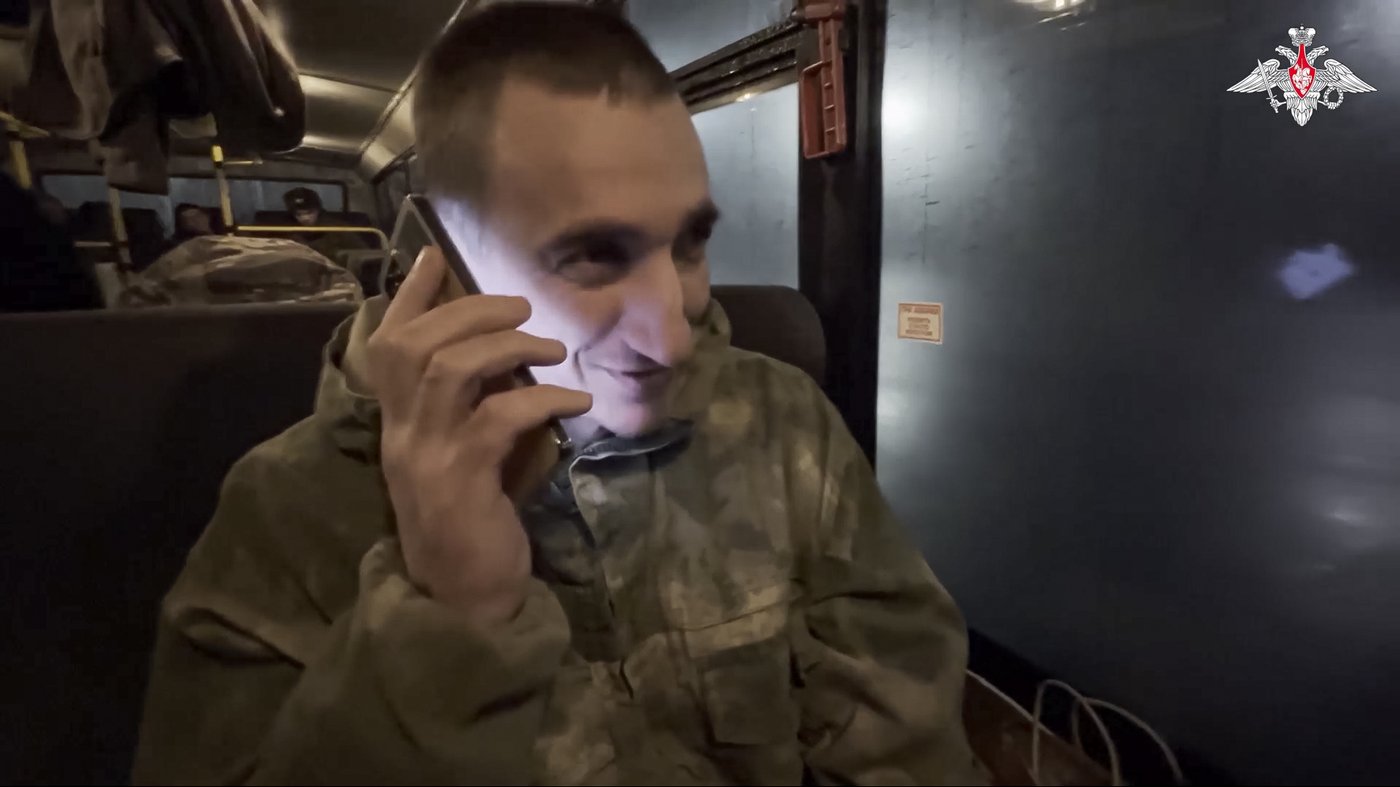 Hundreds of soldiers freed in the latest prisoner exchange between Russia and Ukraine | iNFOnews.ca Hundreds of soldiers freed in the latest prisoner exchange between Russia and Ukraine | iNFOnews.ca