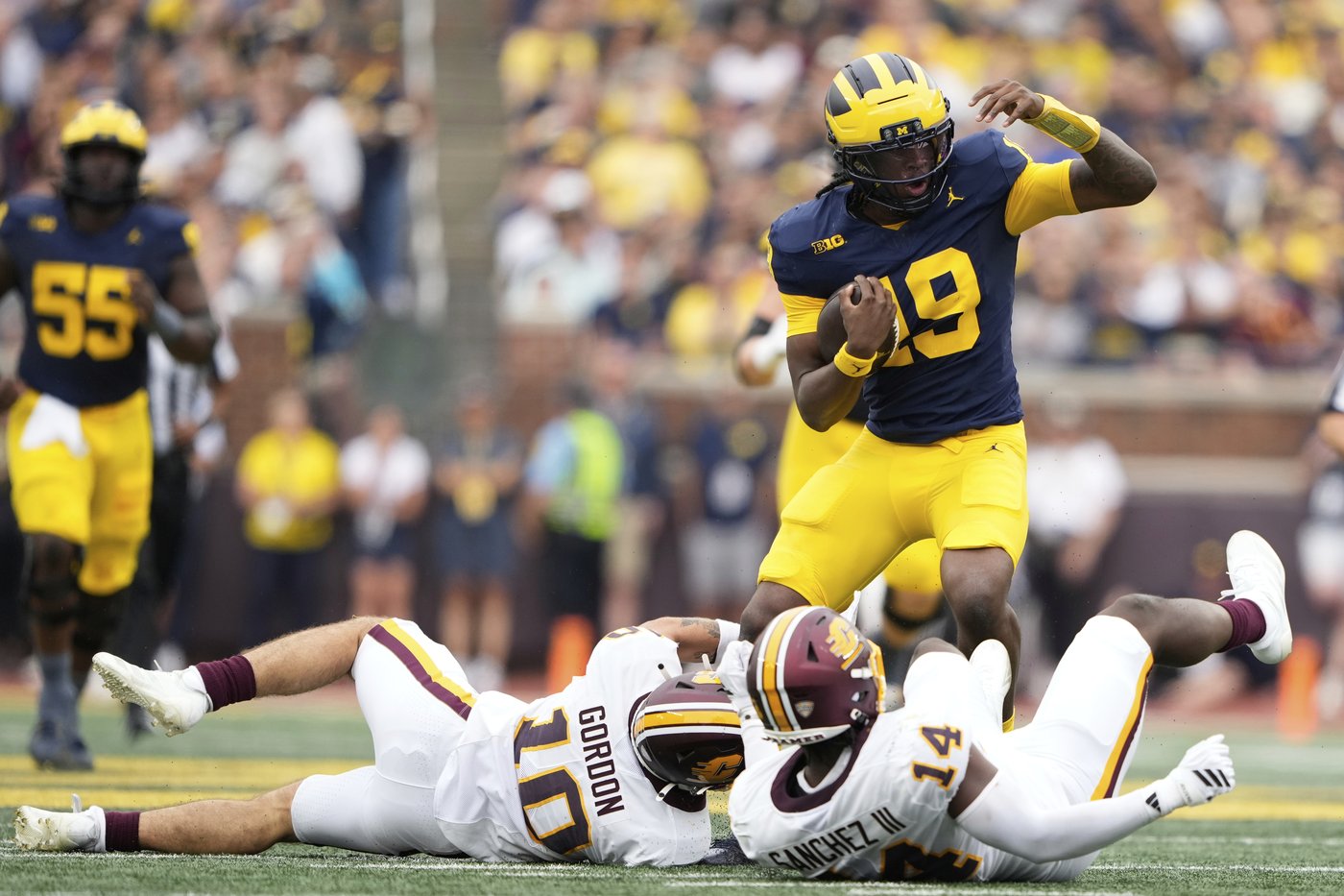 Bryce Underwood and No. 23 Michigan bounce back, beating Central Michigan 63-3 after Oklahoma loss | iNFOnews.ca Bryce Underwood and No. 23 Michigan bounce back, beating Central Michigan 63-3 after Oklahoma loss | iNFOnews.ca