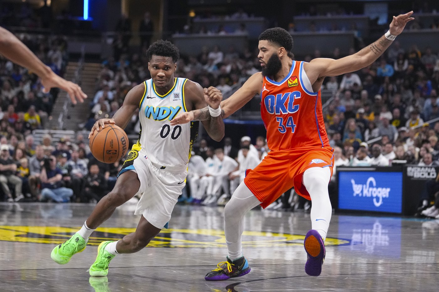 Gilgeous-Alexander ties career high with 45 points as Thunder beat Pacers for ninth straight win | iNFOnews.ca