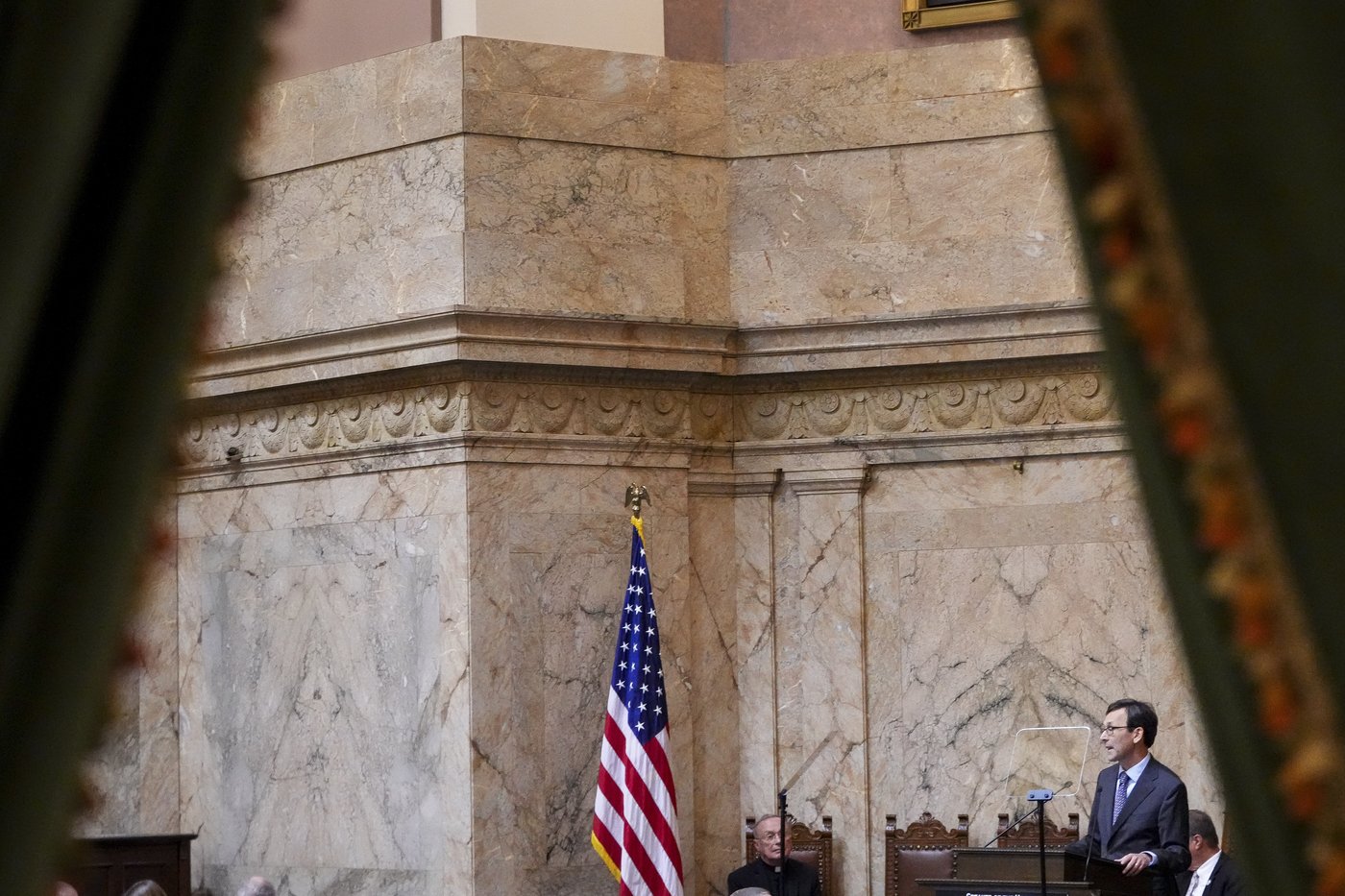 New Washington governor outlines goals as state faces multibillion-dollar deficit | iNFOnews.ca