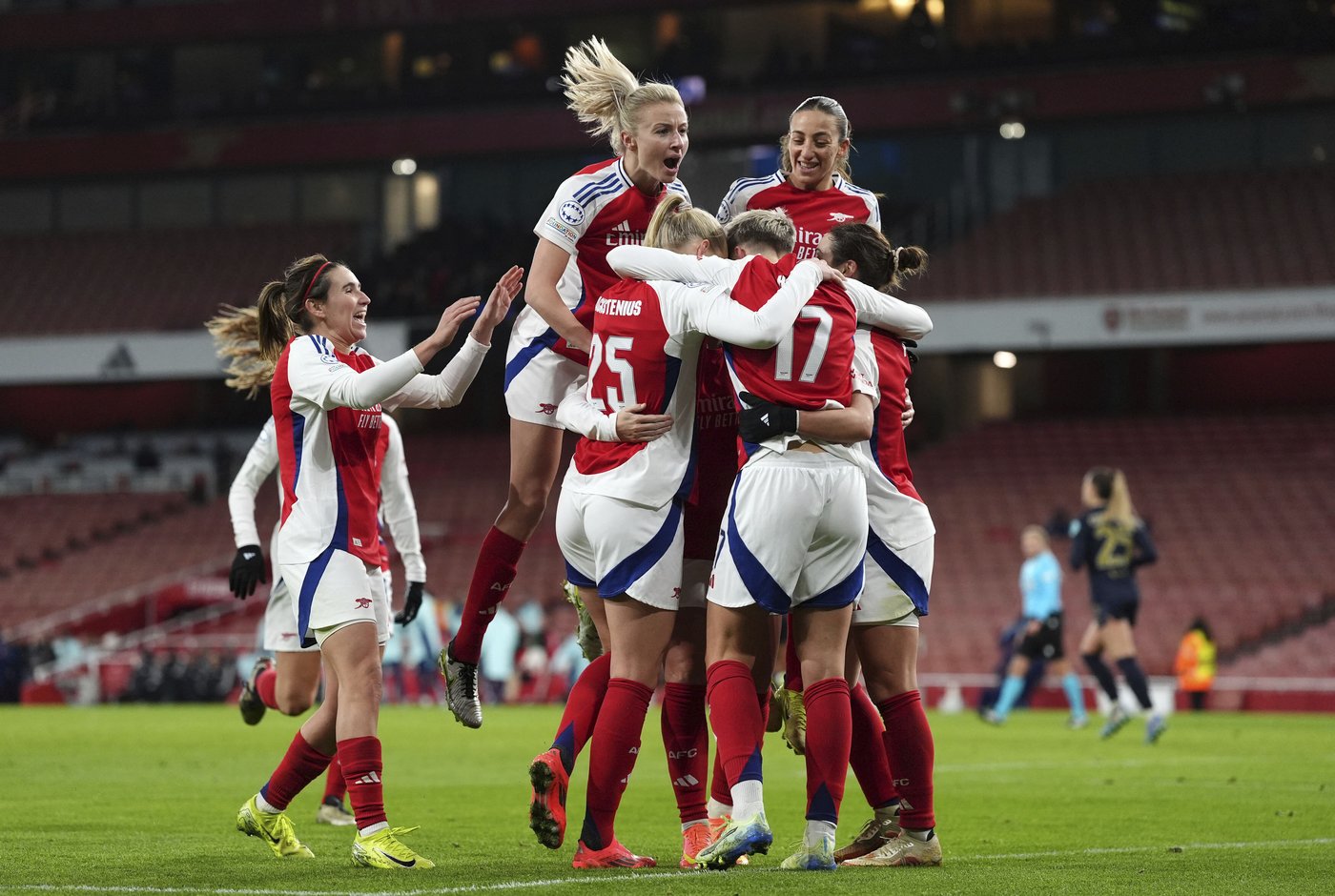 Arsenal, Man City and Bayern advance to Women's Champions League quarterfinals | iNFOnews.ca Arsenal, Man City and Bayern advance to Women's Champions League quarterfinals | iNFOnews.ca