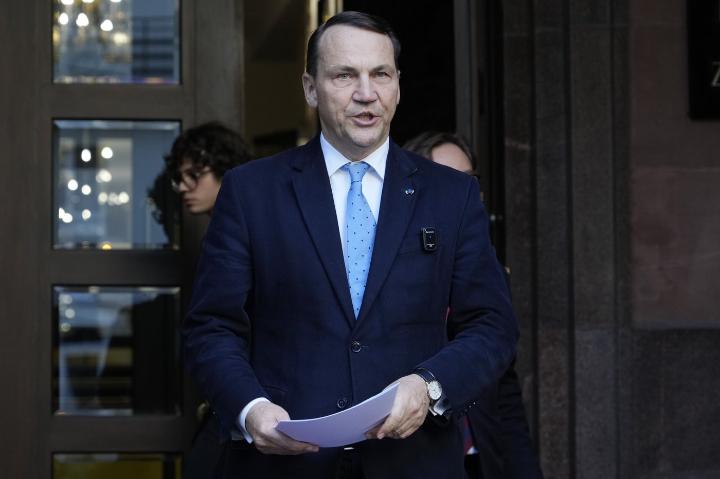 Poland alleges Russian sabotage and is closing one of Moscow's consulates | iNFOnews.ca Poland alleges Russian sabotage and is closing one of Moscow's consulates | iNFOnews.ca