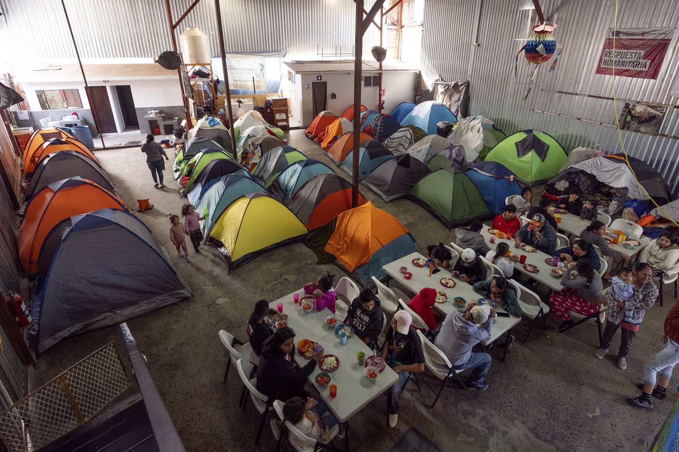 Mexican border states prepare migrant shelters as Trump begins deportation campaign | iNFOnews.ca