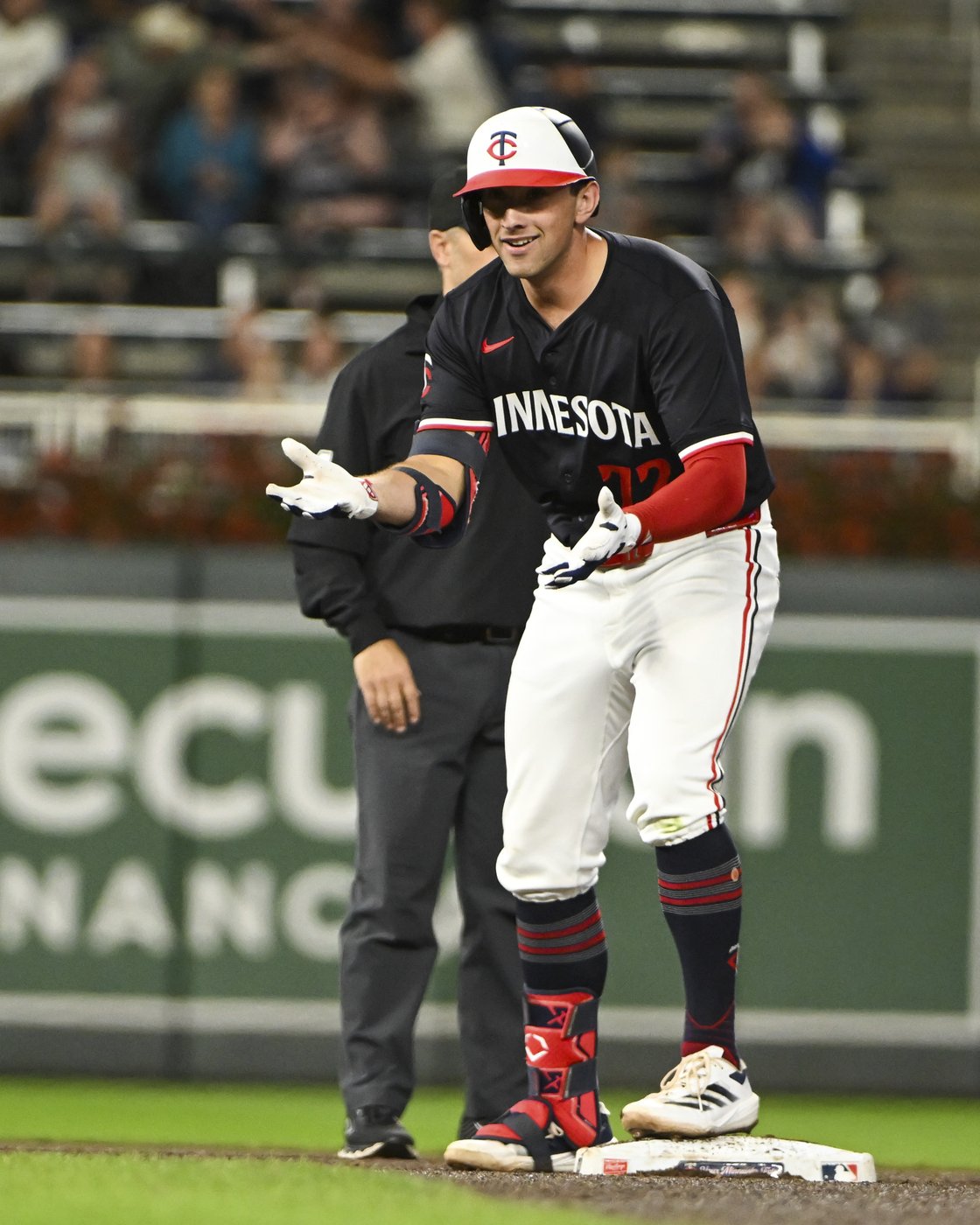 Twins snap a three-game skid with 8-3 win over Miami and send the Marlins to their 100th loss | iNFOnews.ca