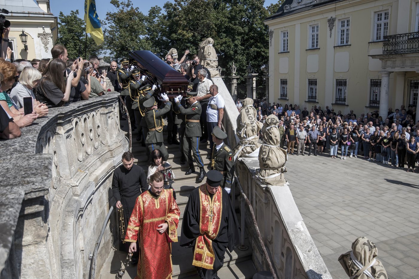 Hundreds mourn pro-Western Ukrainian politician who was gunned down in the street | iNFOnews.ca Hundreds mourn pro-Western Ukrainian politician who was gunned down in the street | iNFOnews.ca