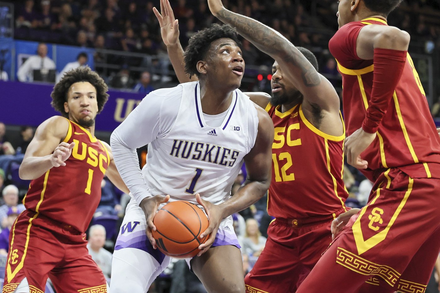 Claude scores 20 points, leads hot-shooting USC over Washington 85-61 to end a three-game skid | iNFOnews.ca Claude scores 20 points, leads hot-shooting USC over Washington 85-61 to end a three-game skid | iNFOnews.ca