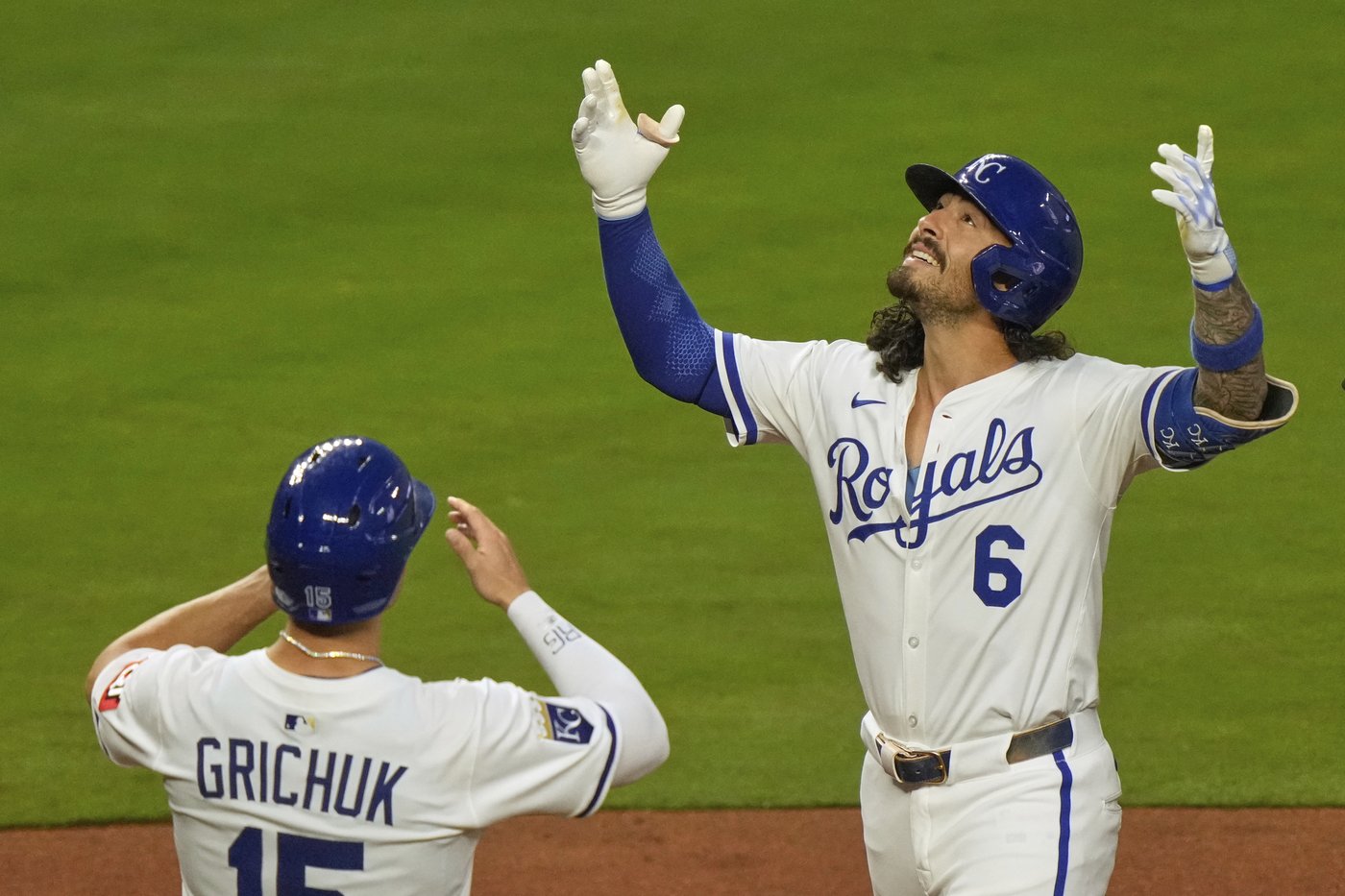 Pasquantino doubles, homers, drives in 5, leading the Royals past the Nationals 8-5 | iNFOnews.ca