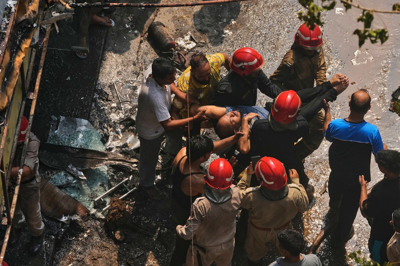 Fire sweeps through a New Delhi building, killing at least 21 people | iNhome Fire sweeps through a New Delhi building, killing at least 21 people | iNhome