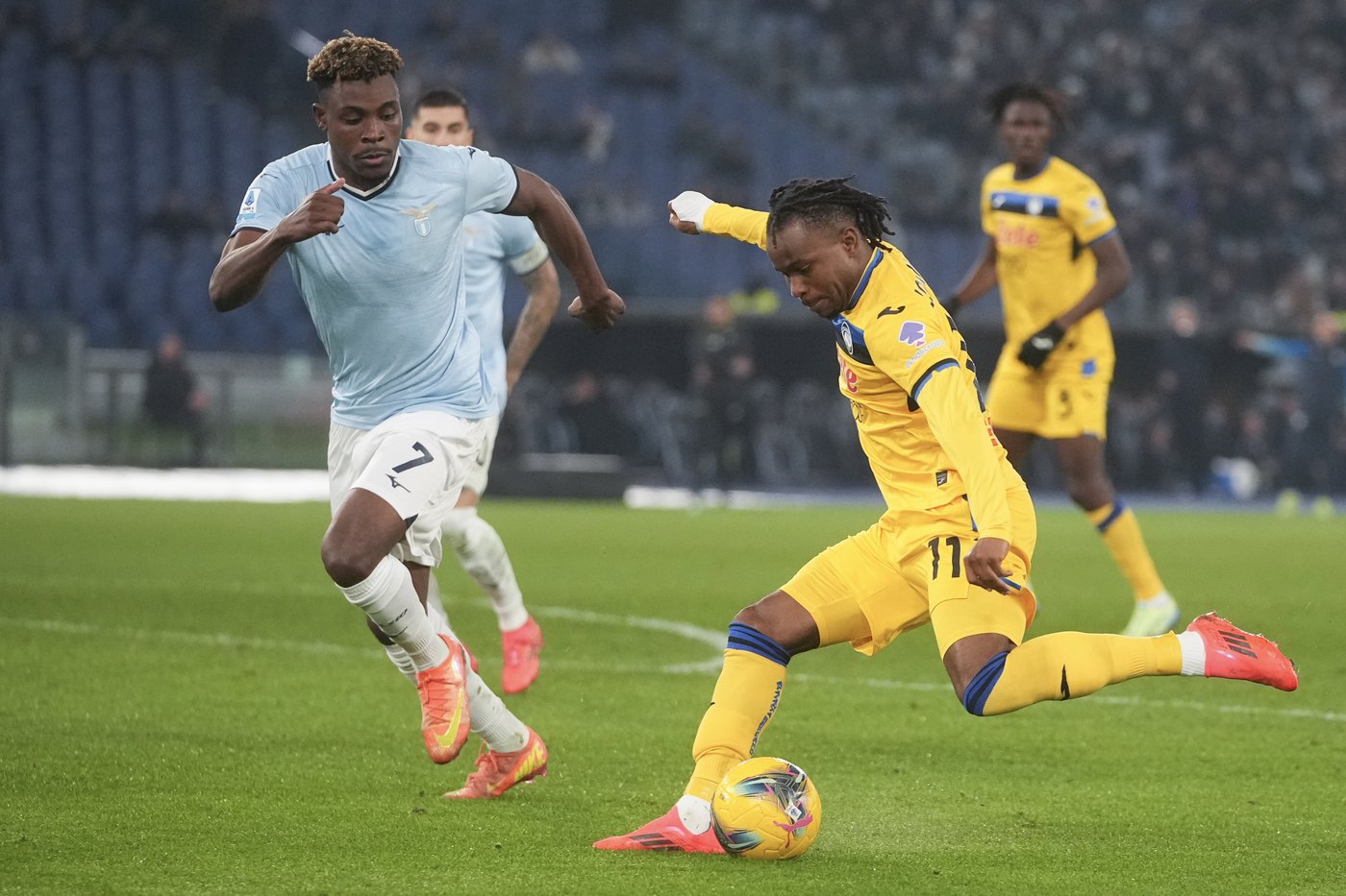 Atalanta's 11-match win streak ends but still on top after late equalizer at Lazio | iNFOnews.ca