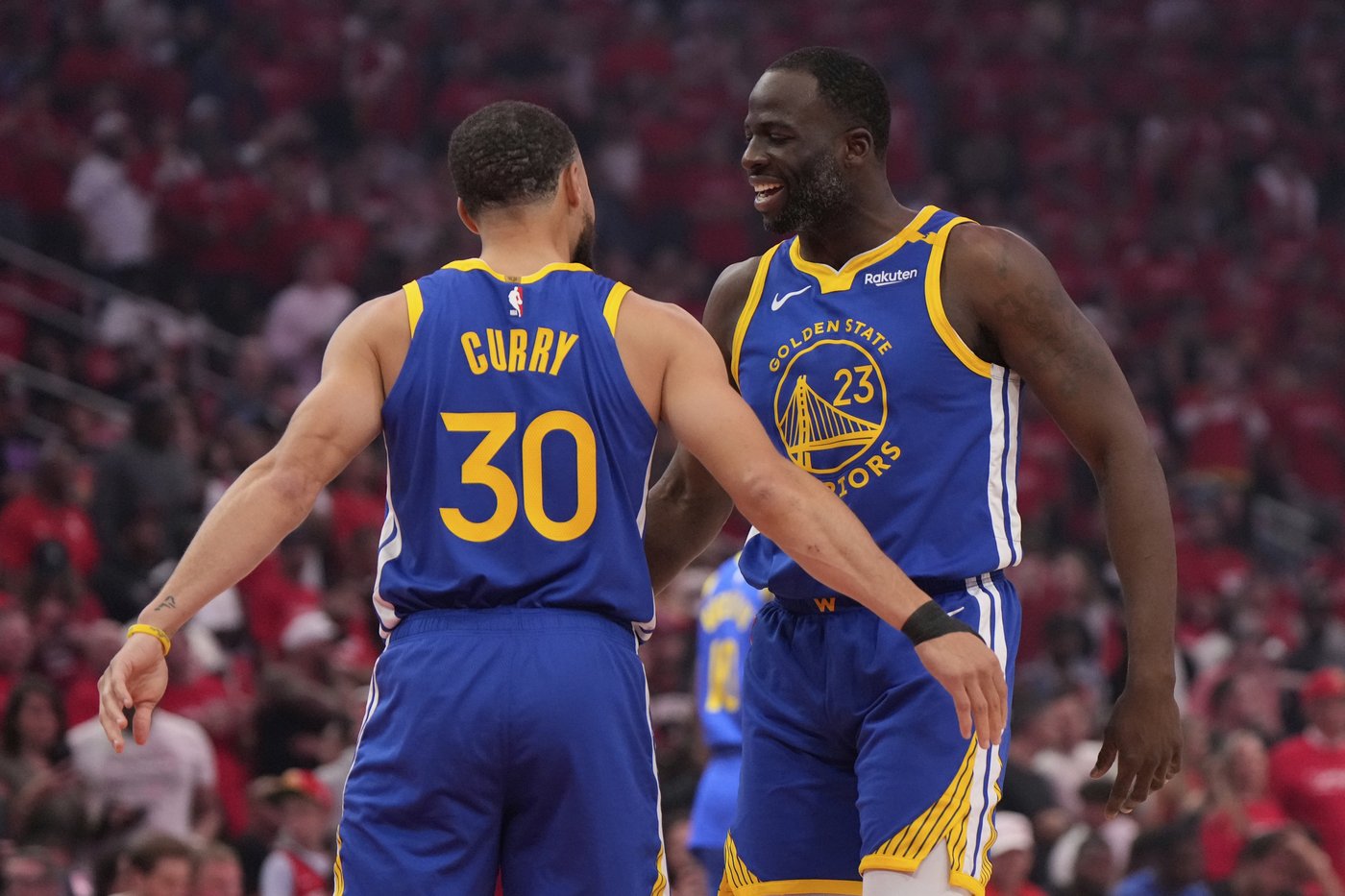 Stephen Curry scores 31 points in the Warriors' 95-85 victory over the Rockets 95-85 in Game 1 | iNFOnews.ca Stephen Curry scores 31 points in the Warriors' 95-85 victory over the Rockets 95-85 in Game 1 | iNFOnews.ca