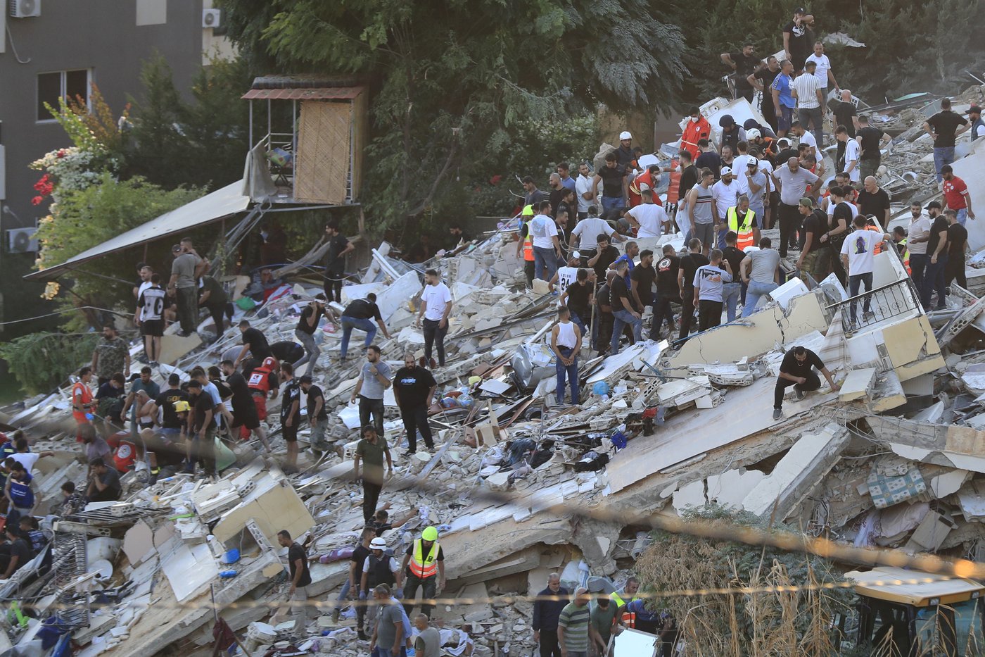 A Lebanese family was holding a Sunday gathering when an Israeli strike toppled their building | iNFOnews.ca A Lebanese family was holding a Sunday gathering when an Israeli strike toppled their building | iNFOnews.ca