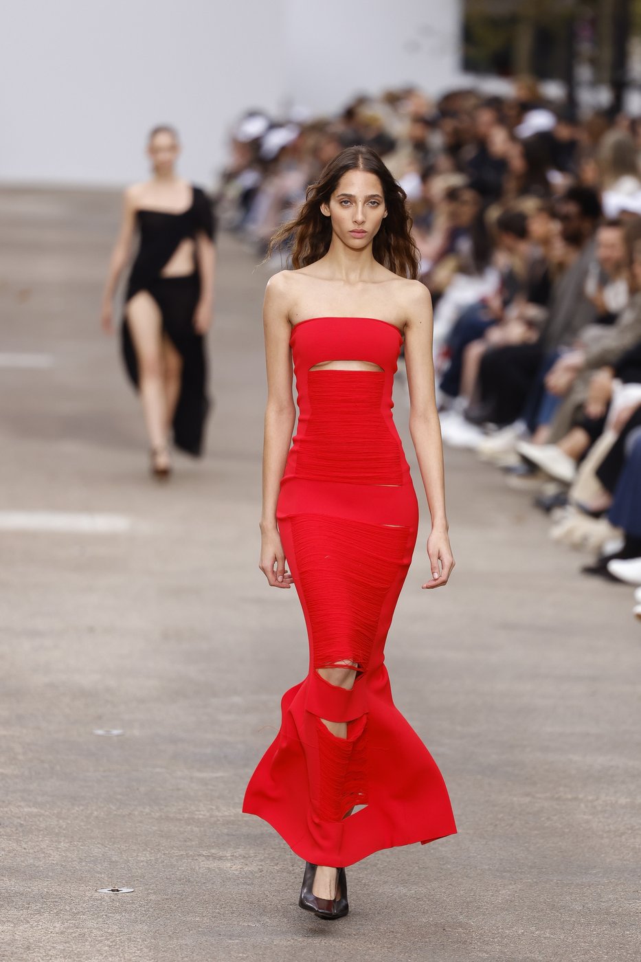 Balenciaga upturns luxury in Paris as McCartney puts on high-octane fashion with playful, eco twist | iNFOnews.ca Balenciaga upturns luxury in Paris as McCartney puts on high-octane fashion with playful, eco twist | iNFOnews.ca