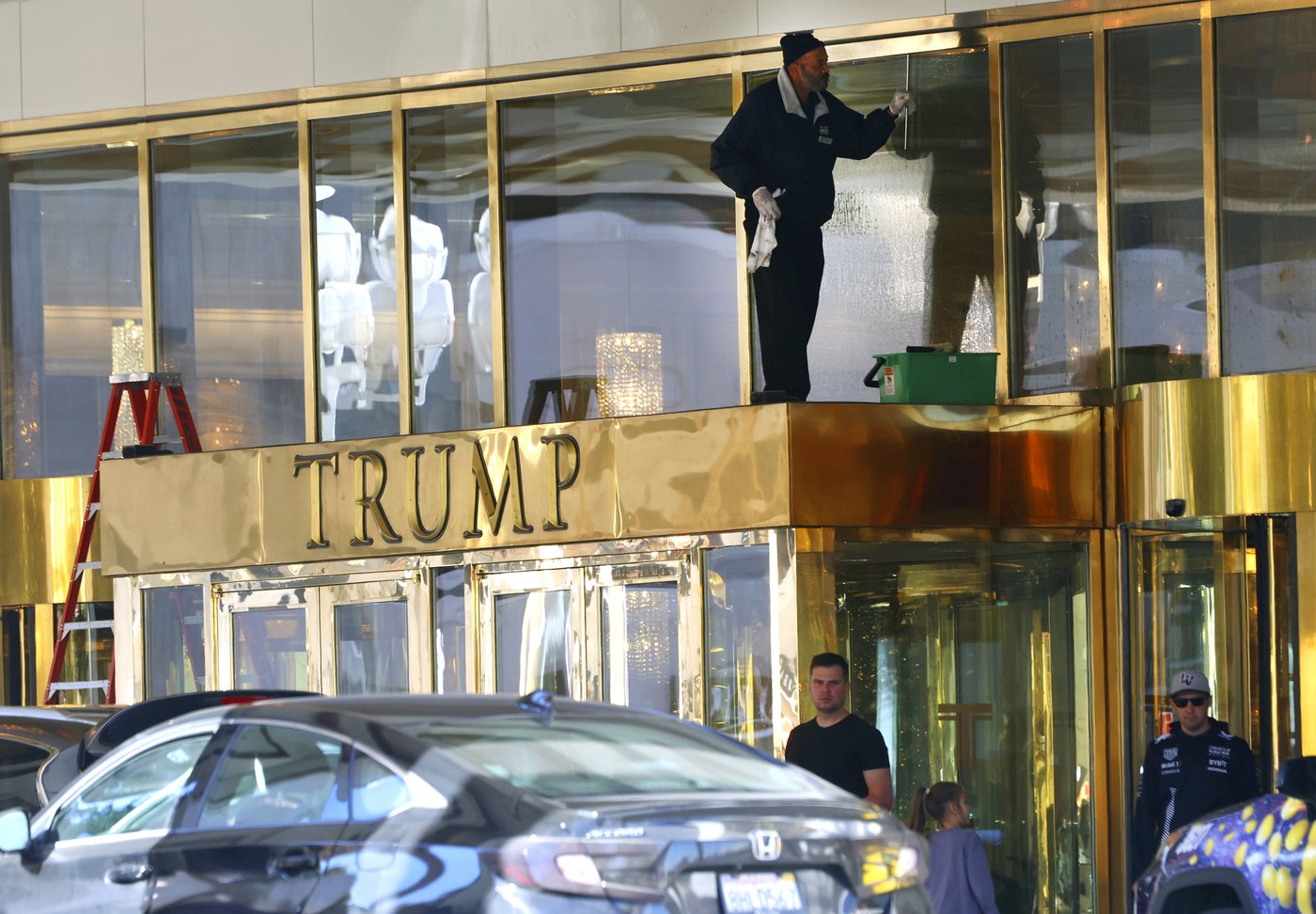 Soldier who blew up Tesla at Trump hotel left note saying blast was to be a 'wake up call' for US | iNFOnews.ca