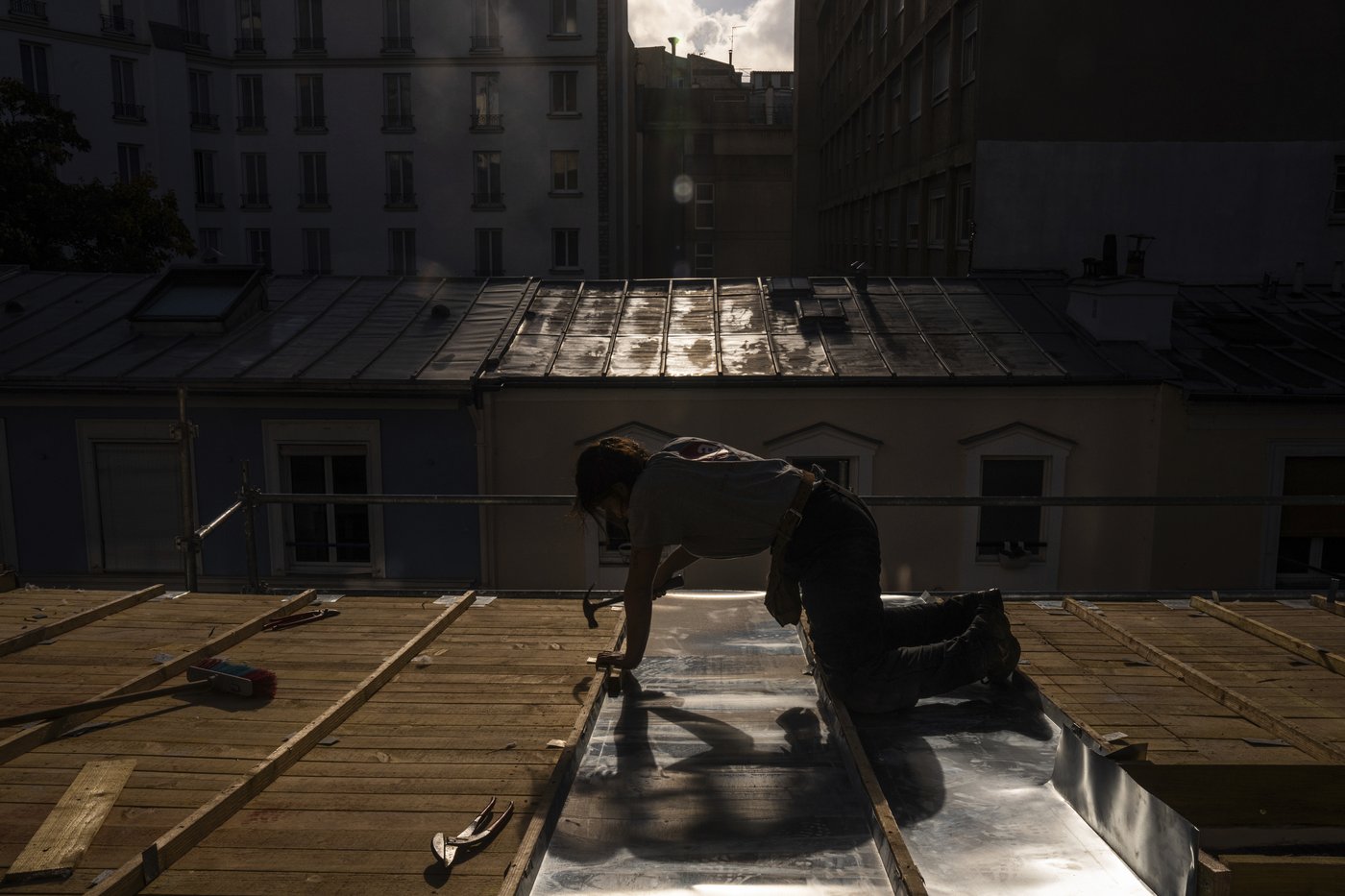 The roof restorers of Paris now have UNESCO World Heritage recognition | iNFOnews.ca