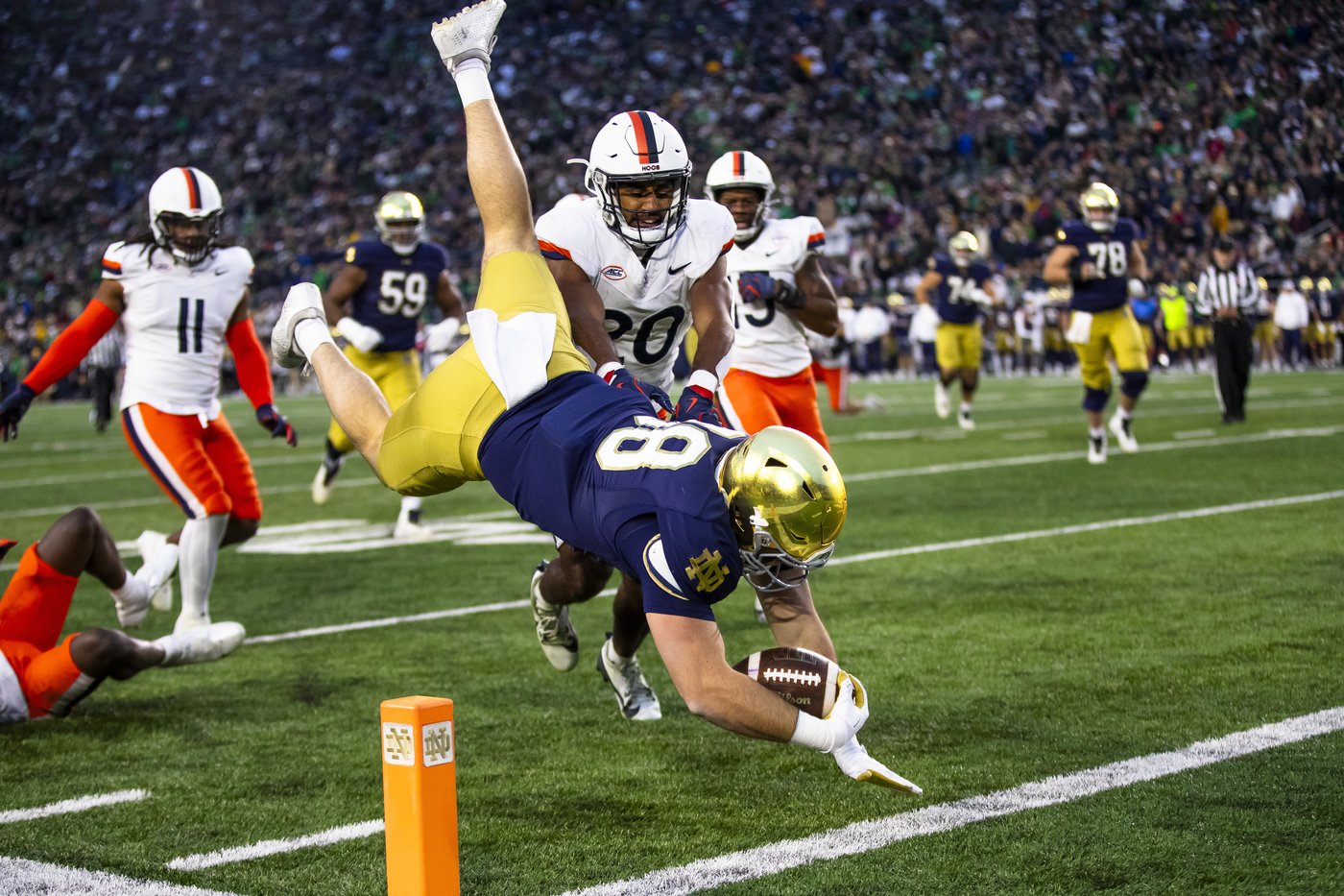 Leonard passes for 3 TDs and No. 8 Notre Dame forces 5 turnovers in a 35-14 win over Virginia | iNFOnews.ca Leonard passes for 3 TDs and No. 8 Notre Dame forces 5 turnovers in a 35-14 win over Virginia | iNFOnews.ca