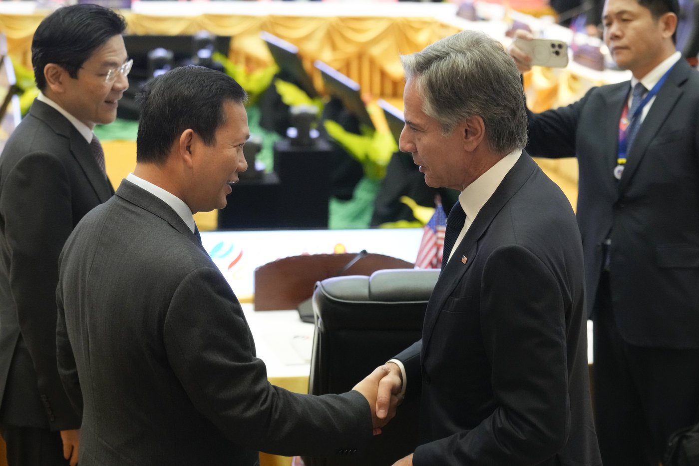 Blinken tells ASEAN the US is worried about China's 'dangerous' actions in disputed sea | iNFOnews.ca Blinken tells ASEAN the US is worried about China's 'dangerous' actions in disputed sea | iNFOnews.ca