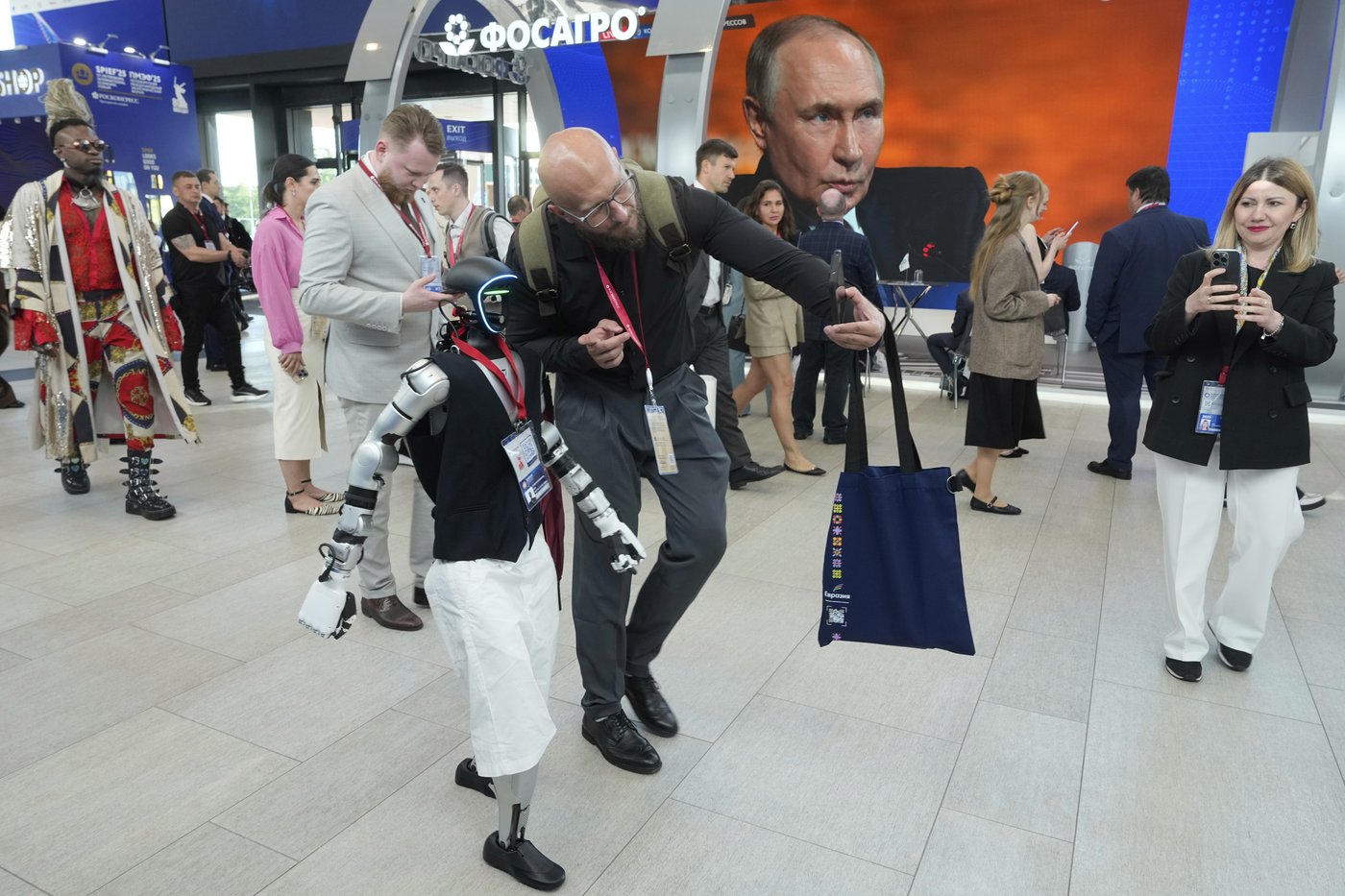 Putin says Russia has shared peace proposals with Israel and Iran | iNFOnews.ca Putin says Russia has shared peace proposals with Israel and Iran | iNFOnews.ca