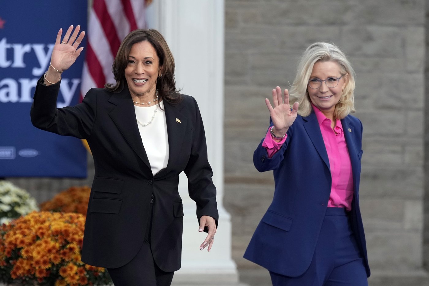 The Latest: Harris campaigns in Wisconsin and Trump in Michigan in battle for 'blue wall' states | iNFOnews.ca The Latest: Harris campaigns in Wisconsin and Trump in Michigan in battle for 'blue wall' states | iNFOnews.ca