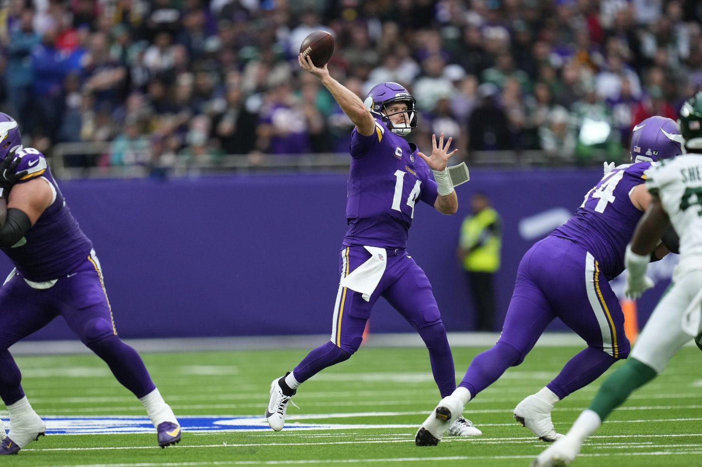 Undefeated Vikings can trace much of their early success back to the work done in free agency | iNFOnews.ca