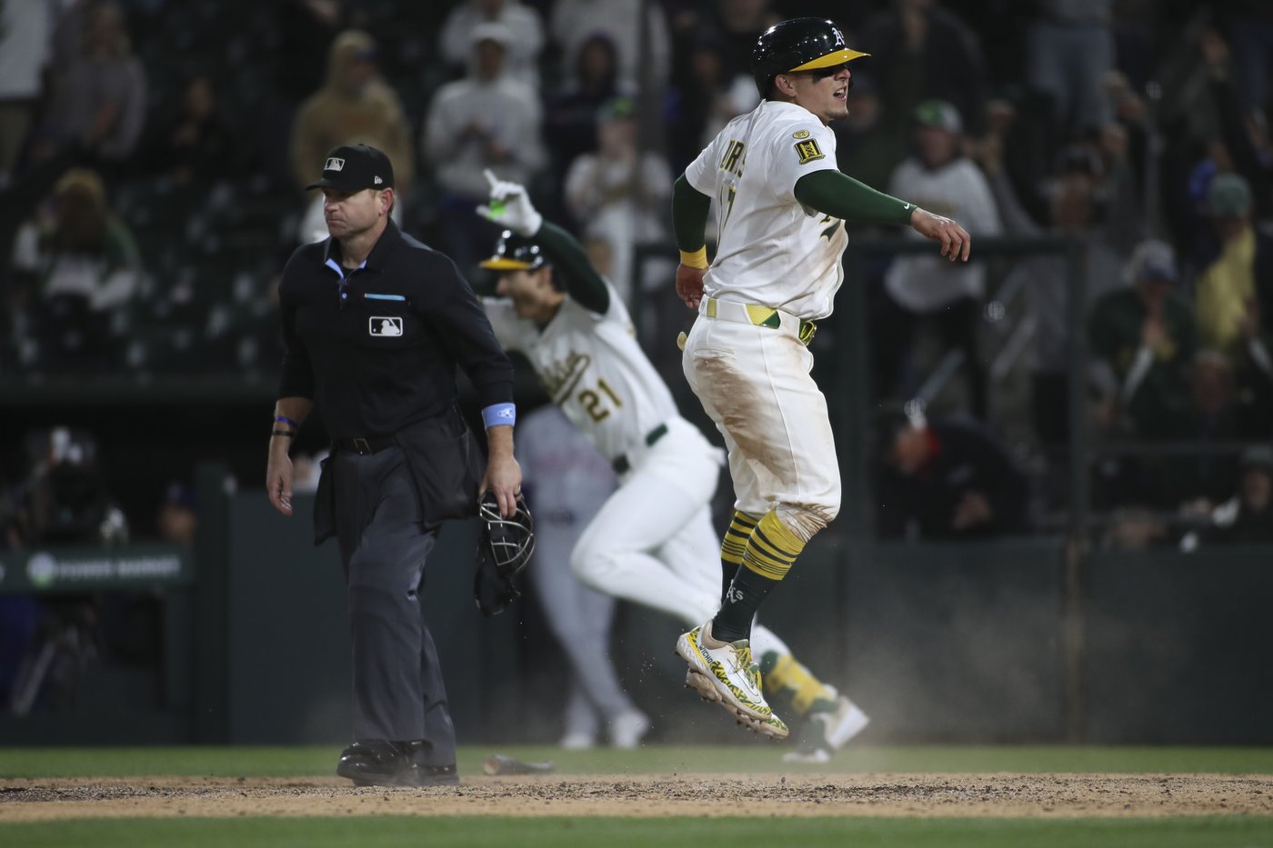 A's score twice in ninth to beat Rangers 4-3 | iNFOnews.ca A's score twice in ninth to beat Rangers 4-3 | iNFOnews.ca