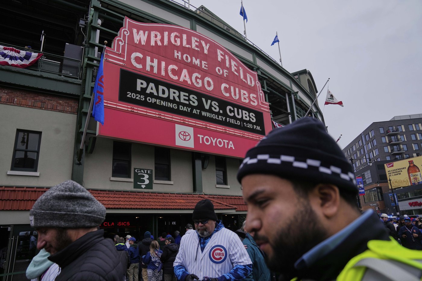 Cubs praised by PETA for how they responded to a goose nest at Wrigley Field | iNFOnews.ca