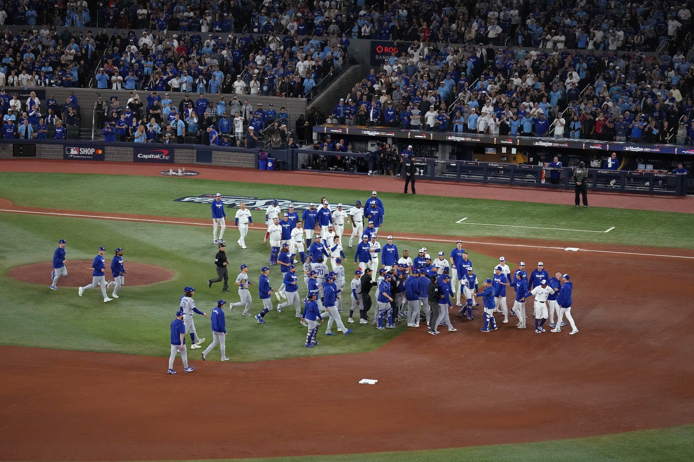 Blue Jays, Dodgers benches clear in Game 7 of World Series | iNFOnews.ca Blue Jays, Dodgers benches clear in Game 7 of World Series | iNFOnews.ca