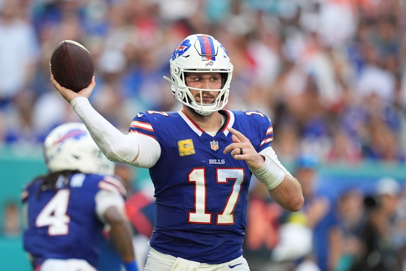 Josh Allen's turnovers costly as Bills' win streak against Dolphins ends | iNFOnews.ca