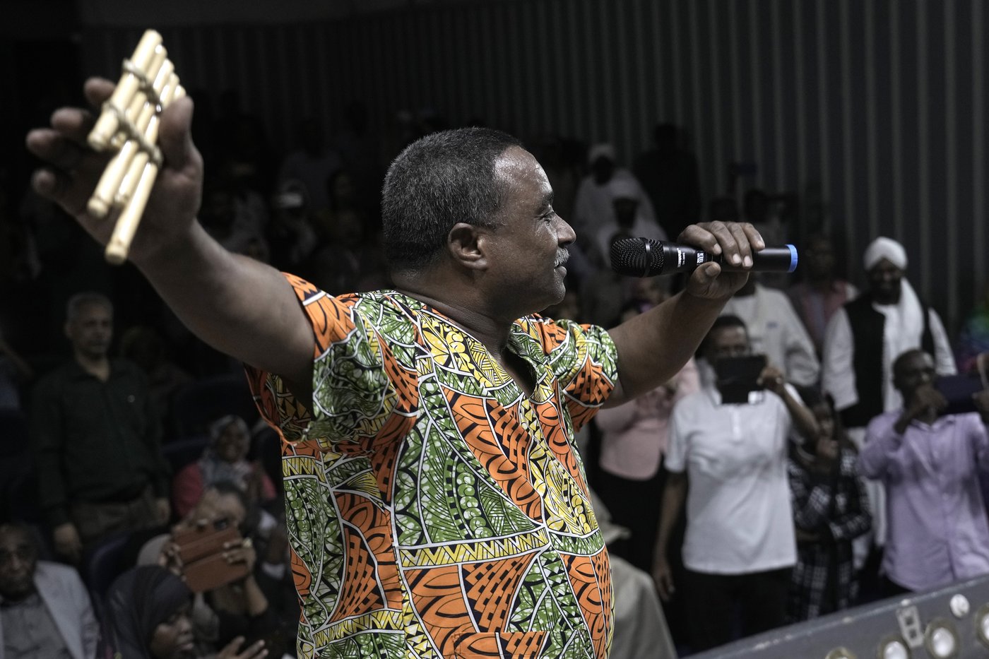 In music and dance, Sudanese performers transport refugee audiences back home | iNFOnews.ca In music and dance, Sudanese performers transport refugee audiences back home | iNFOnews.ca
