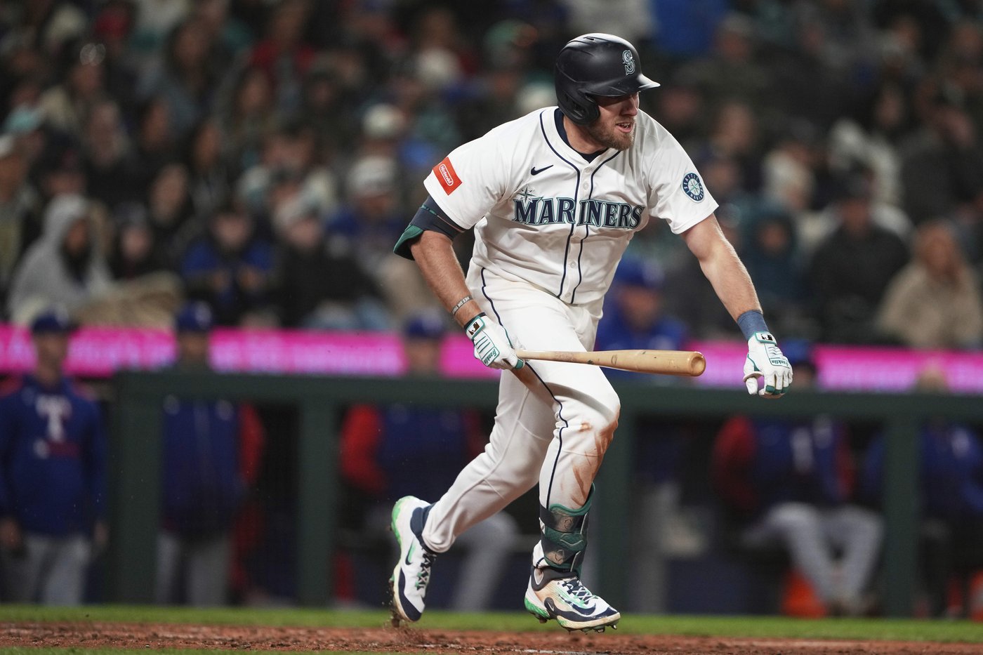 Mariners get a pair of 4-run innings and down Rangers 9-2 | iNFOnews.ca Mariners get a pair of 4-run innings and down Rangers 9-2 | iNFOnews.ca
