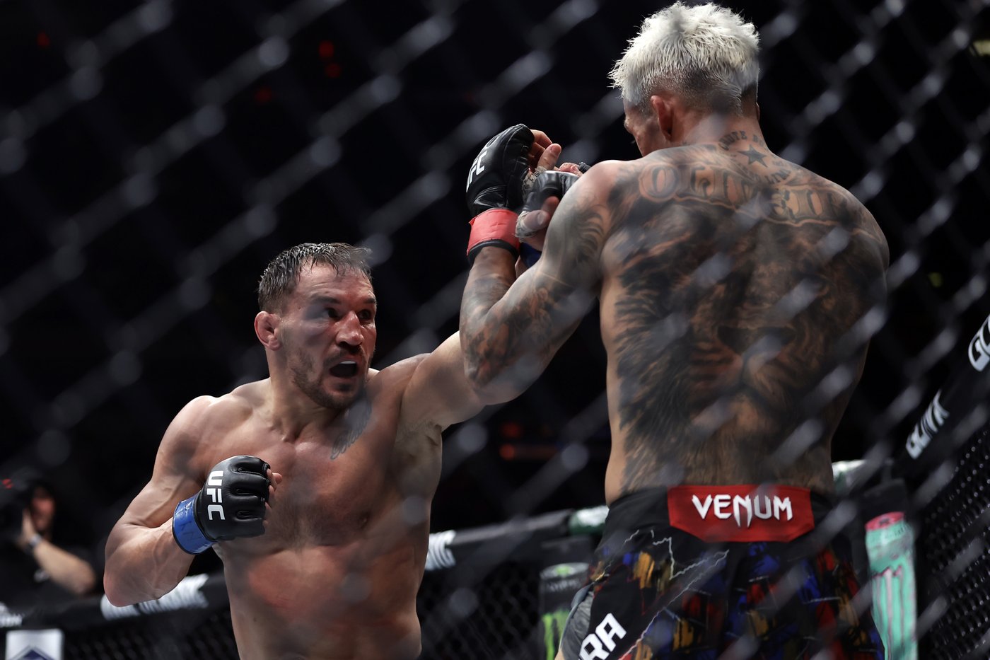 Jon Jones sends Stipe Miocic into retirement with decisive UFC heavyweight win in front of Trump | iNFOnews.ca