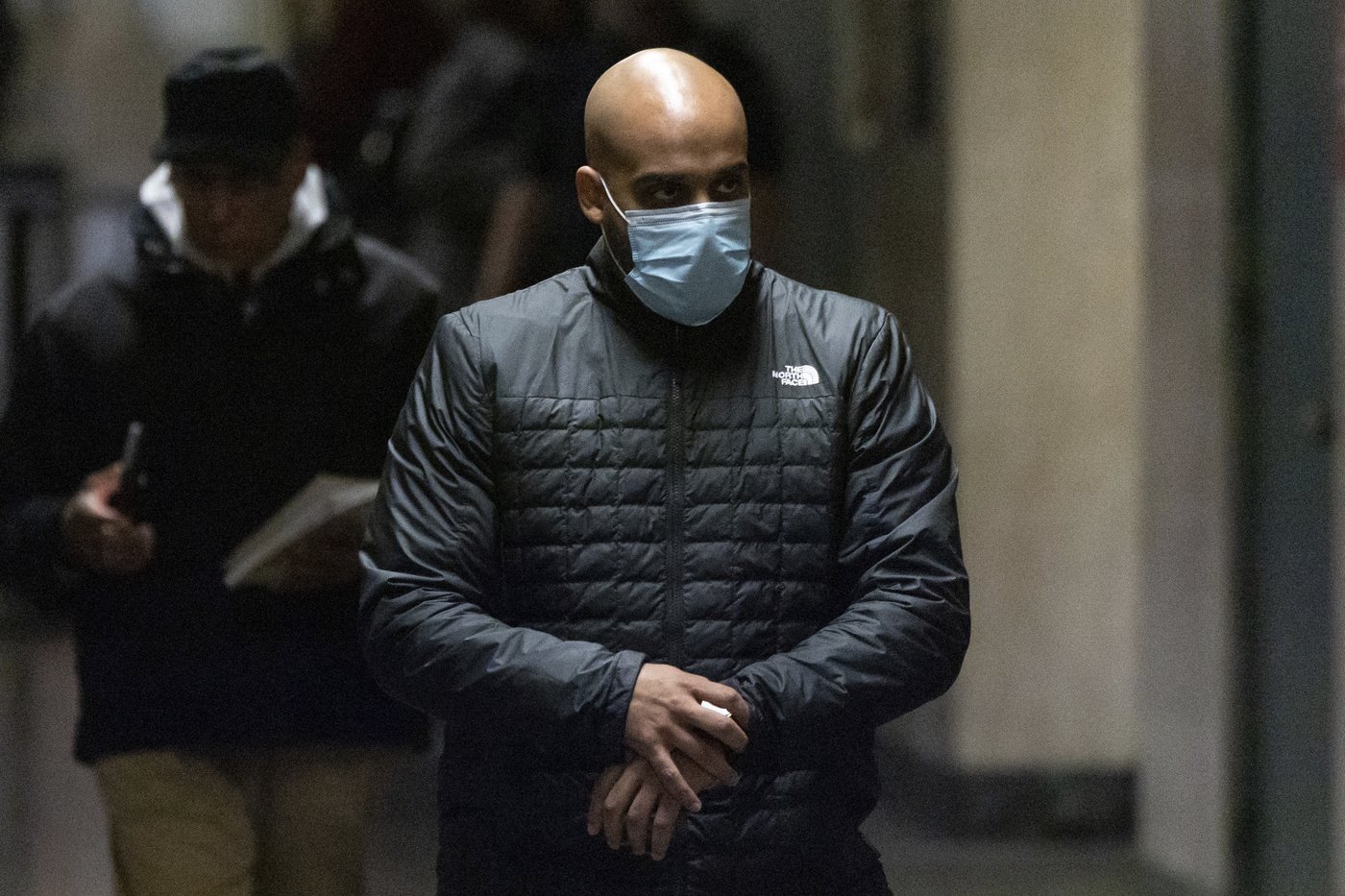 Subway rider who helped restrain man in NYC chokehold death says he wanted ex-Marine to 'let go' | iNFOnews.ca