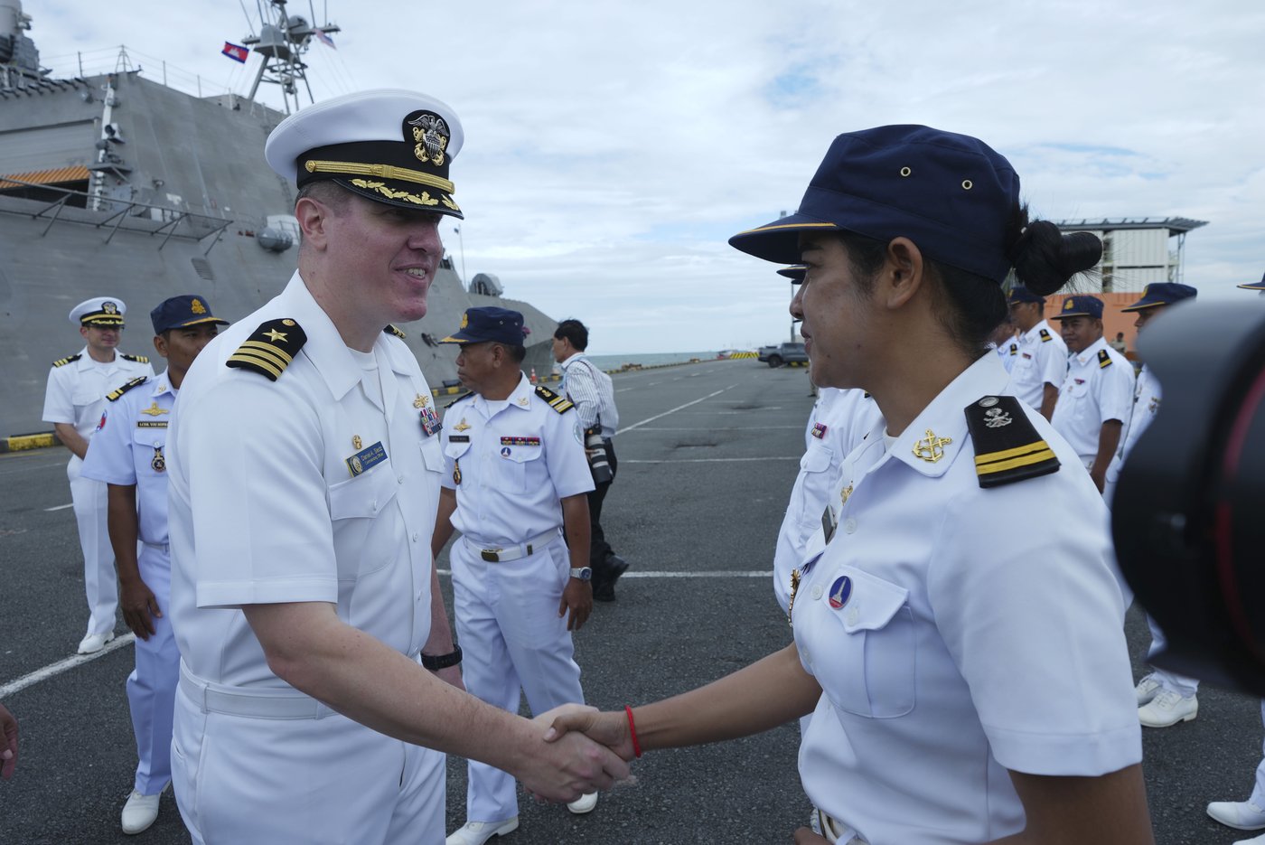 For the first time in 8 years, a US Navy ship makes a port call in Cambodia, a top Chinese ally | iNFOnews.ca For the first time in 8 years, a US Navy ship makes a port call in Cambodia, a top Chinese ally | iNFOnews.ca