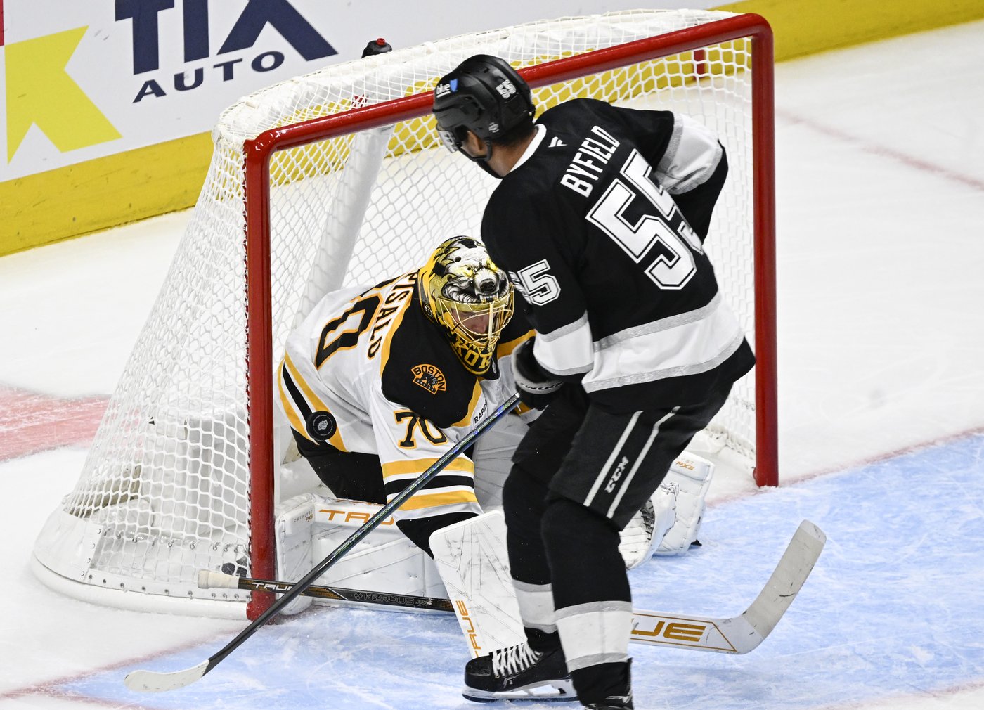 Quebec Nordiques fans turn up to see Kings, but still mourn lost hockey team | iNFOnews.ca