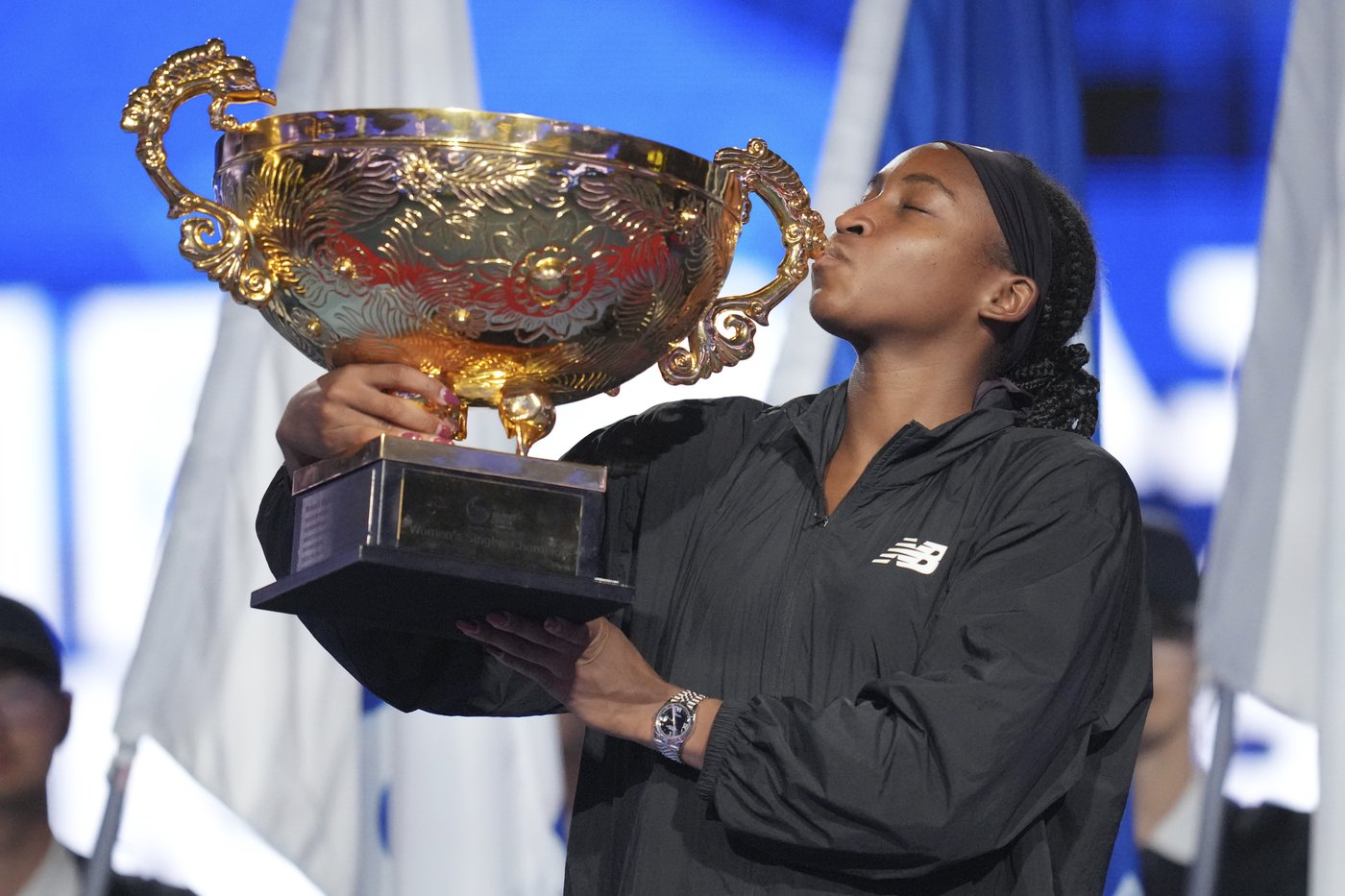 Coco Gauff wins China Open final in straight sets, Sinner and Alcaraz advance in Shanghai | iNFOnews.ca