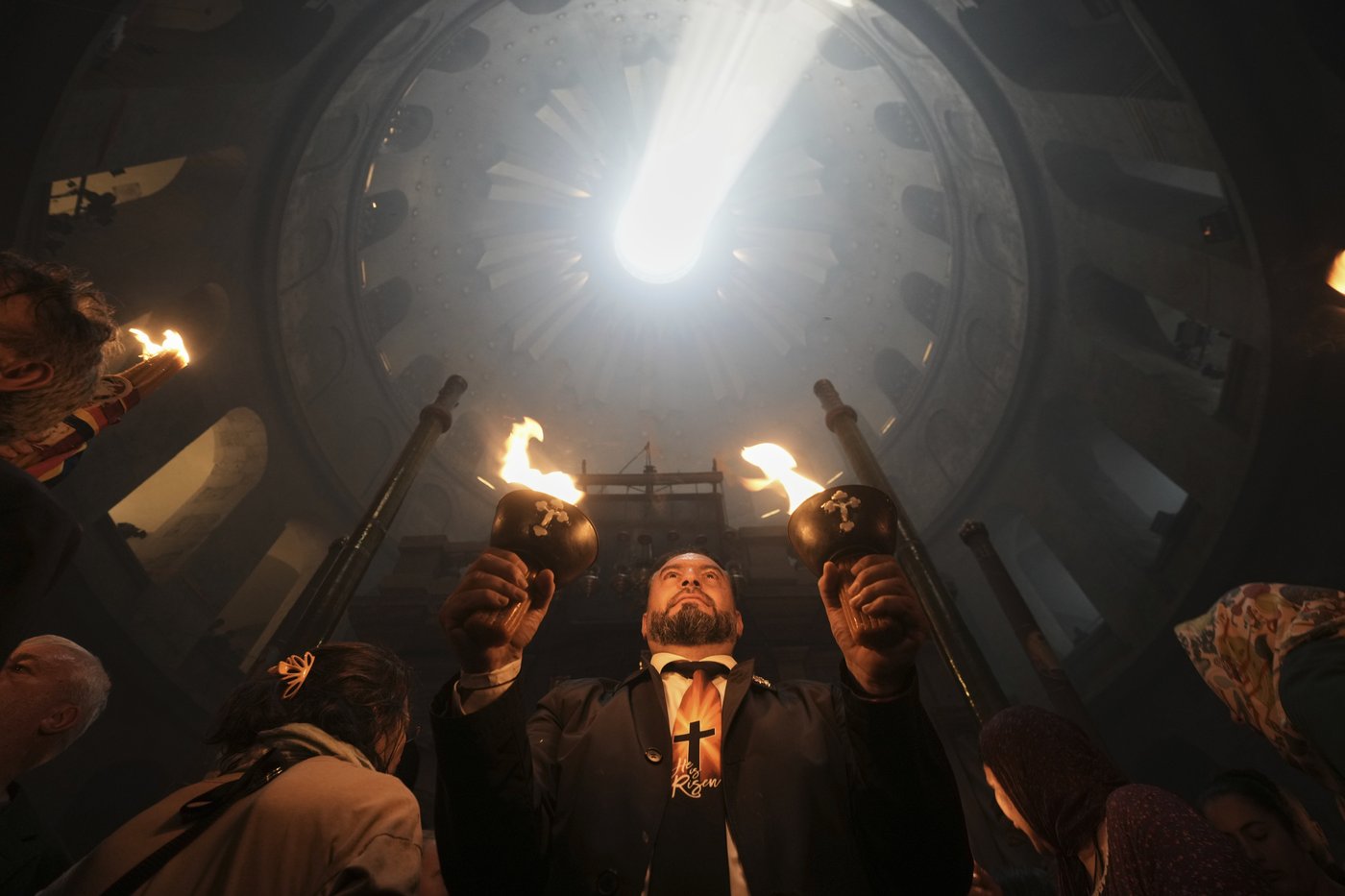 What's behind the visually stunning 'Holy Fire' ceremony in Jerusalem? | iNFOnews.ca
