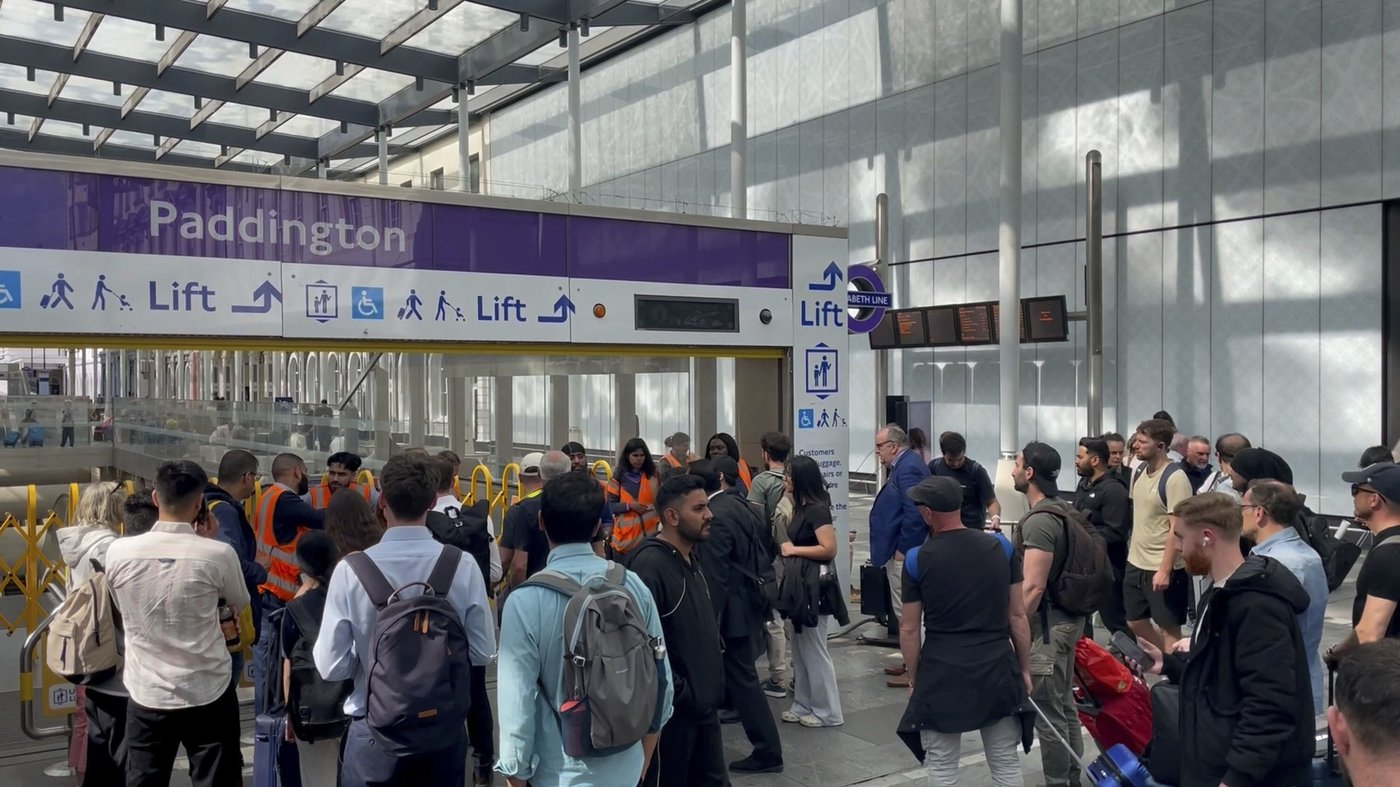 A power outage disrupts London's subway network during the afternoon rush | iNFOnews.ca
