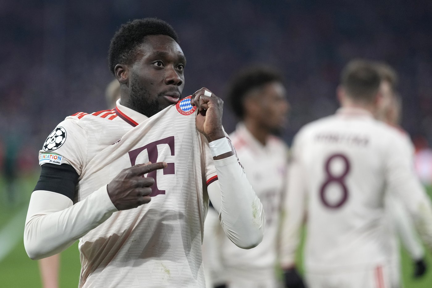Bayern advances on late Davies goal and Feyenoord knocks AC Milan out of Champions League | iNFOnews.ca