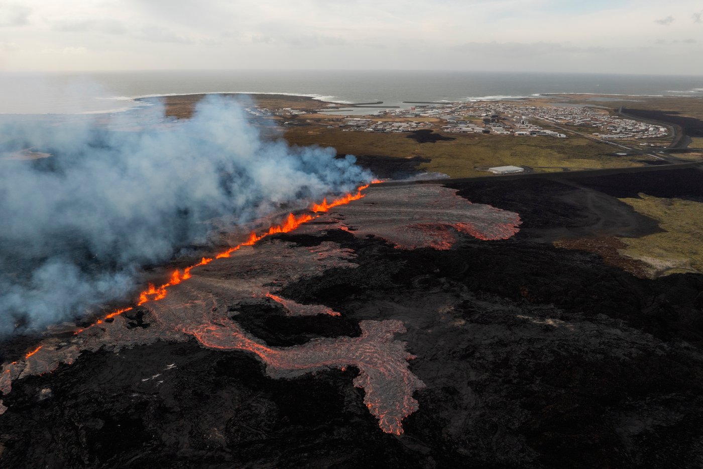 In Iceland, a town still shaken by volcanic eruptions tries to recover | iNFOnews.ca In Iceland, a town still shaken by volcanic eruptions tries to recover | iNFOnews.ca