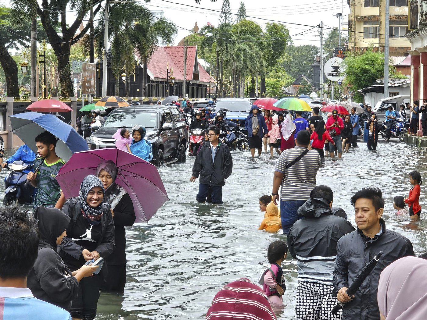 3 dead and over 90,000 displaced as Malaysia prepares for its worst floods in a decade | iNFOnews.ca 3 dead and over 90,000 displaced as Malaysia prepares for its worst floods in a decade | iNFOnews.ca