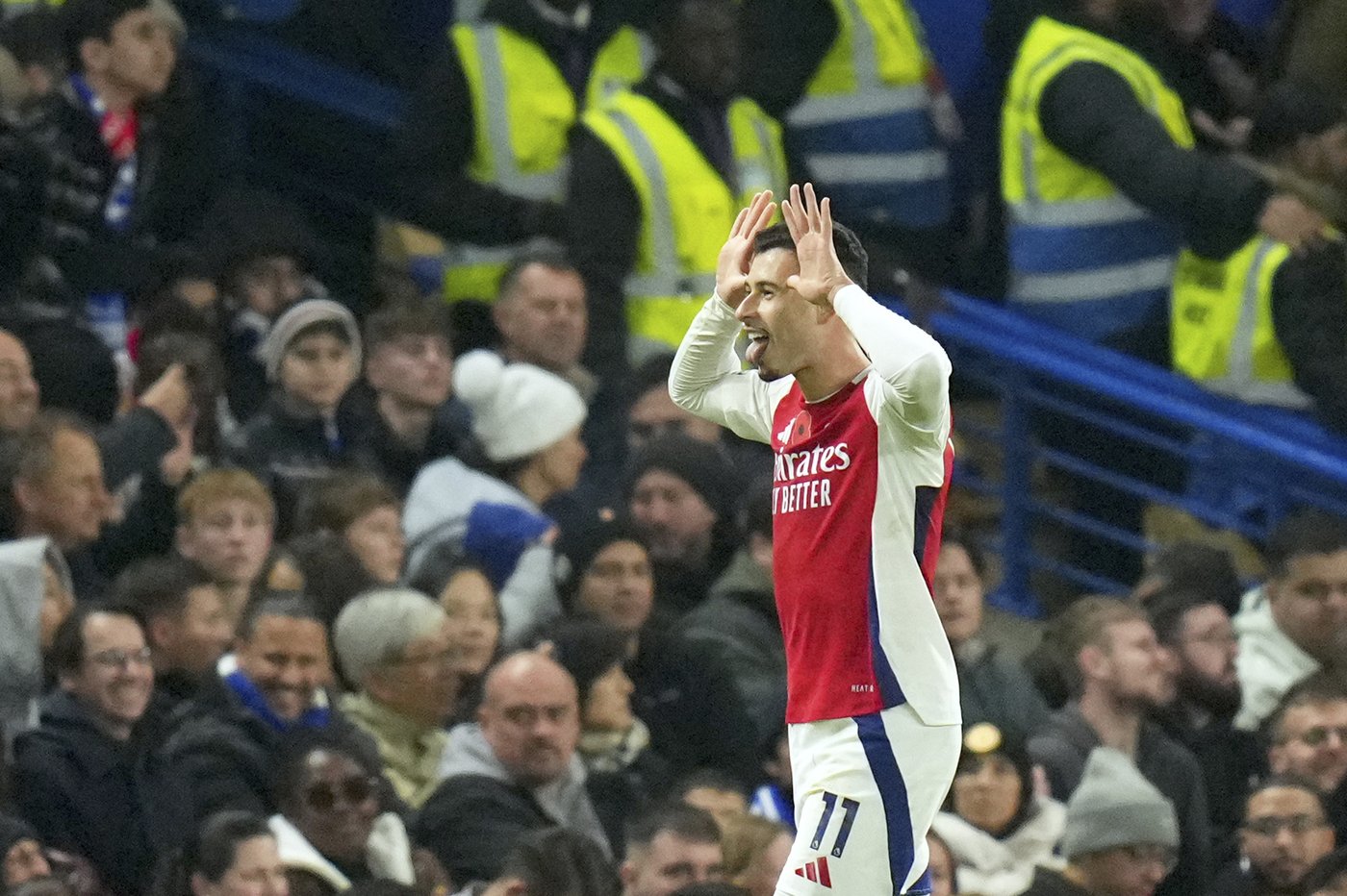 Arsenal's winless run goes on after 1-1 draw with Chelsea and Man United beats Leicester 3-0 | iNFOnews.ca Arsenal's winless run goes on after 1-1 draw with Chelsea and Man United beats Leicester 3-0 | iNFOnews.ca