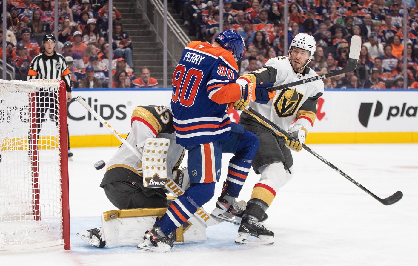Golden Knights beat the buzzer to stun Oilers 4-3, trim series deficit to 2-1 | iNFOnews.ca