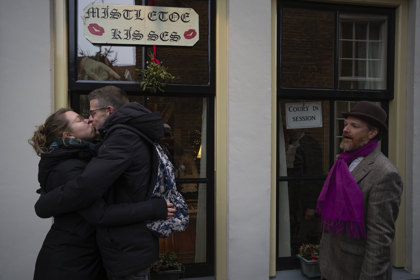 Charles Dickens' characters come alive in a Dutch town enamored with the English author | iNFOnews.ca