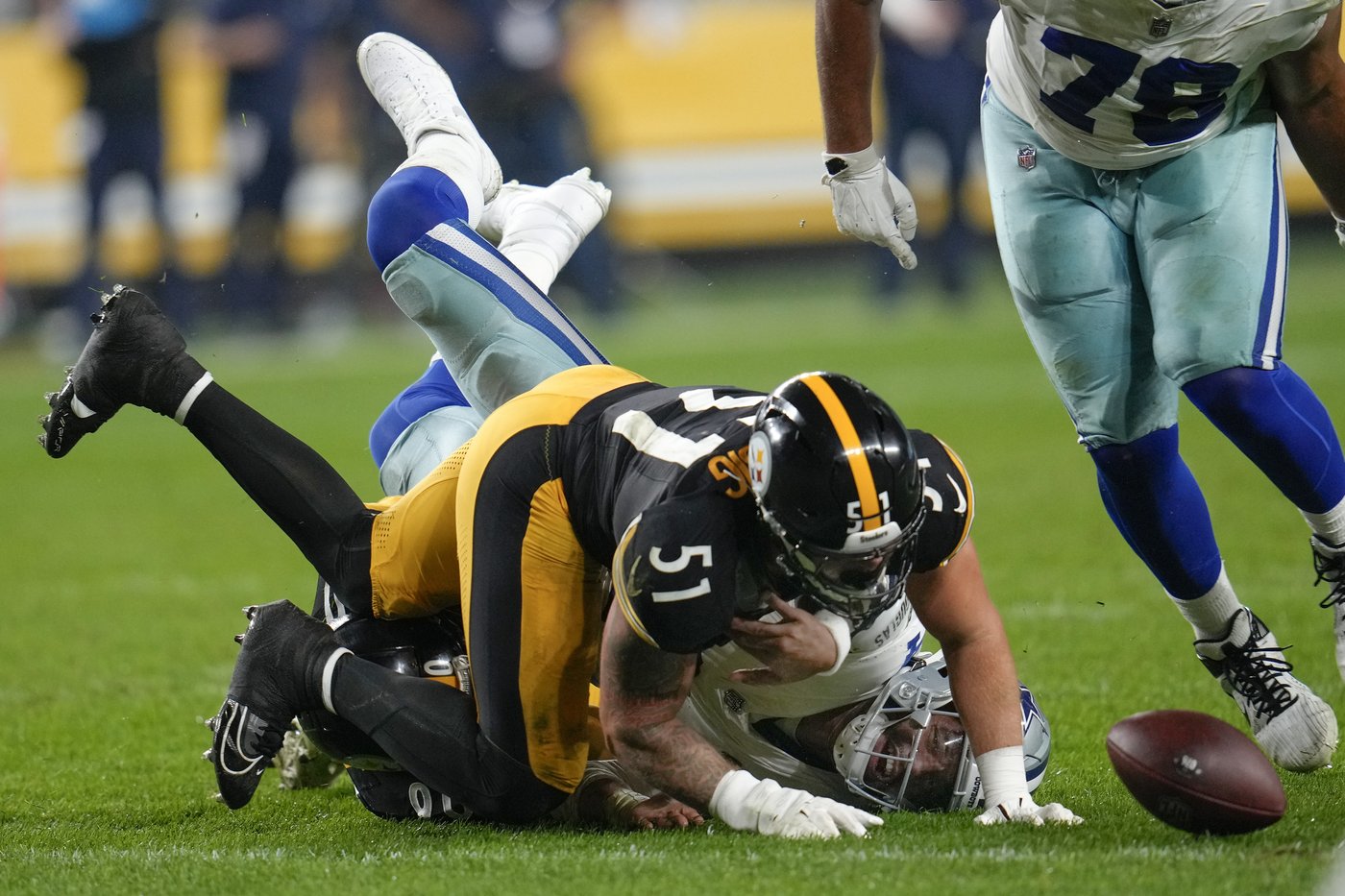 Steelers have cooled after their hot start and coach Mike Tomlin faces a choice at QB | iNFOnews.ca Steelers have cooled after their hot start and coach Mike Tomlin faces a choice at QB | iNFOnews.ca
