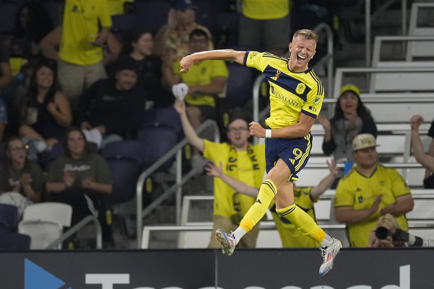 Sam Surridge scores to help Nashville beat Fire 1-0 | iNFOnews.ca