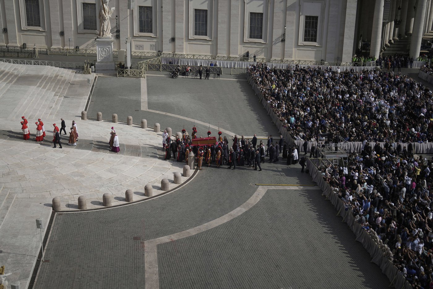 PHOTO COLLECTION: Vatican Pope Procession | iNFOnews.ca PHOTO COLLECTION: Vatican Pope Procession | iNFOnews.ca
