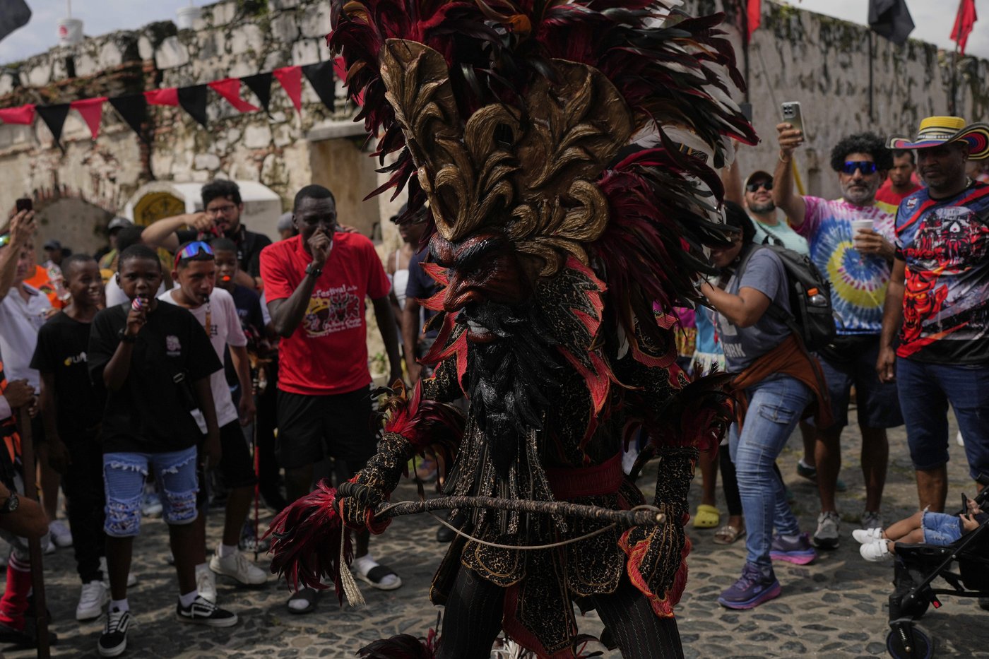 AP PHOTOS: Panama town reckons with dark history of colonialism in Festival of Devils and Congos | iNFOnews.ca AP PHOTOS: Panama town reckons with dark history of colonialism in Festival of Devils and Congos | iNFOnews.ca