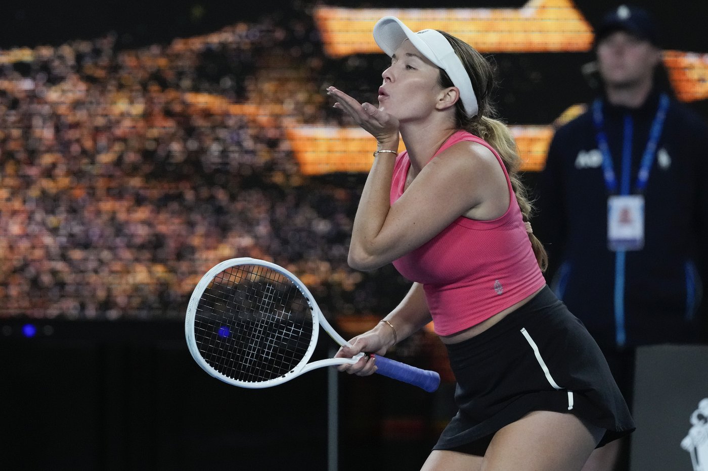 How about that?! Danielle Collins has a back-and-forth with a booing Australian Open crowd | iNFOnews.ca How about that?! Danielle Collins has a back-and-forth with a booing Australian Open crowd | iNFOnews.ca
