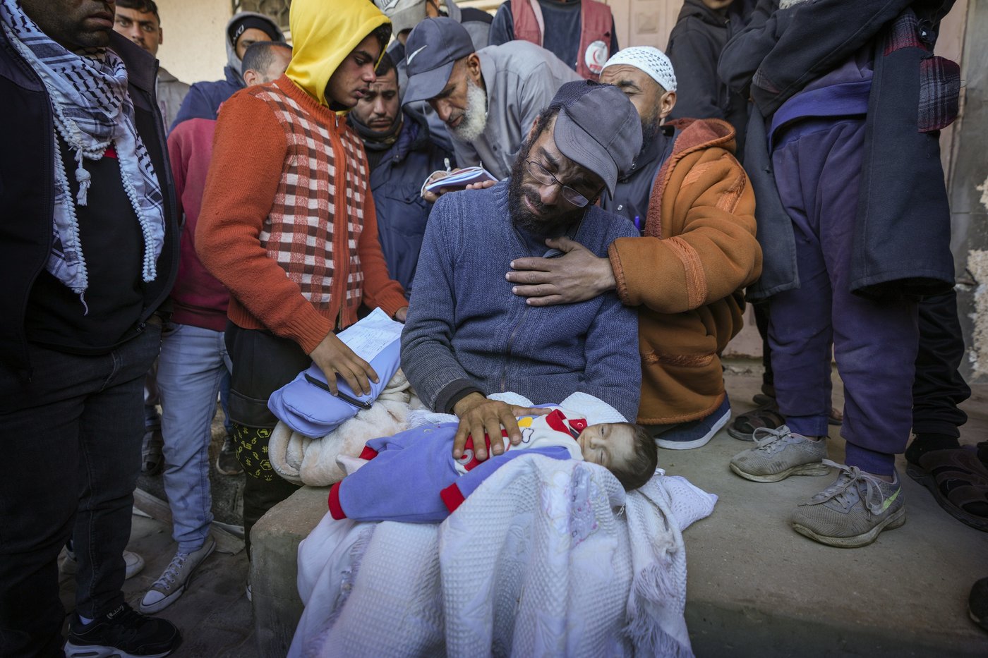 A fourth infant dies of the winter cold in Gaza as families share blankets in seaside tents | iNFOnews.ca A fourth infant dies of the winter cold in Gaza as families share blankets in seaside tents | iNFOnews.ca