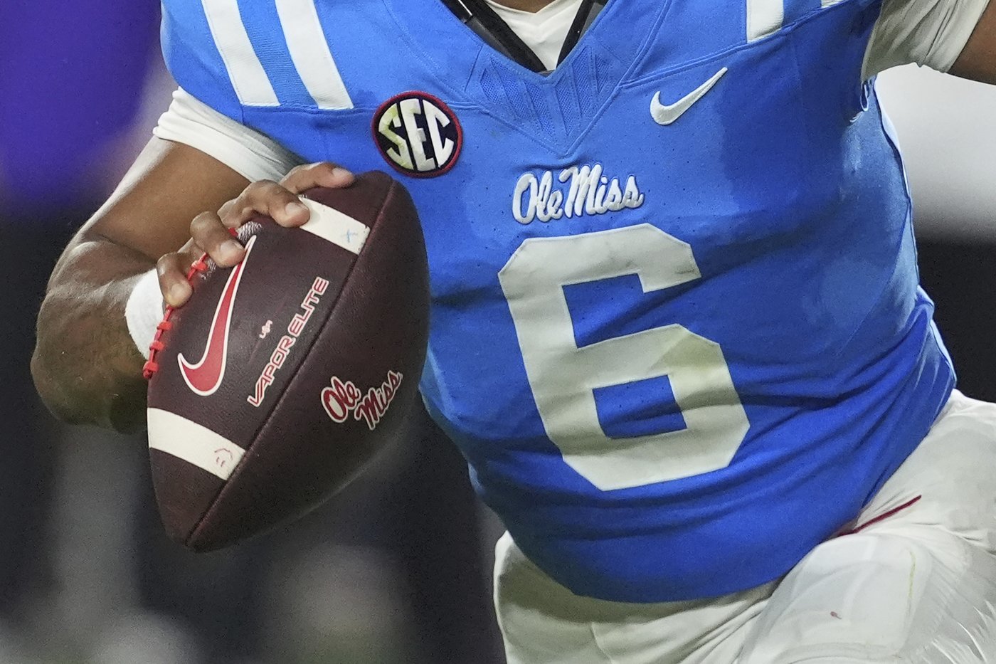 Backup QB Trinidad Chambliss shines in surprise start as No. 17 Ole Miss outlasts Arkansas 41-35 | iNFOnews.ca Backup QB Trinidad Chambliss shines in surprise start as No. 17 Ole Miss outlasts Arkansas 41-35 | iNFOnews.ca